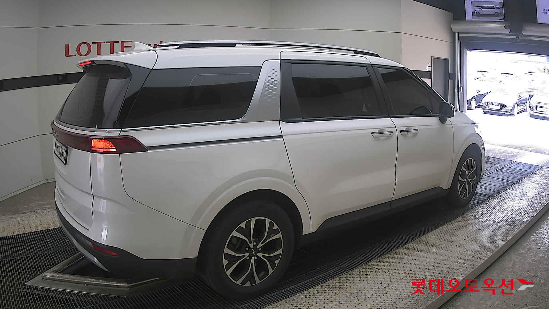 2022 - kia carnival