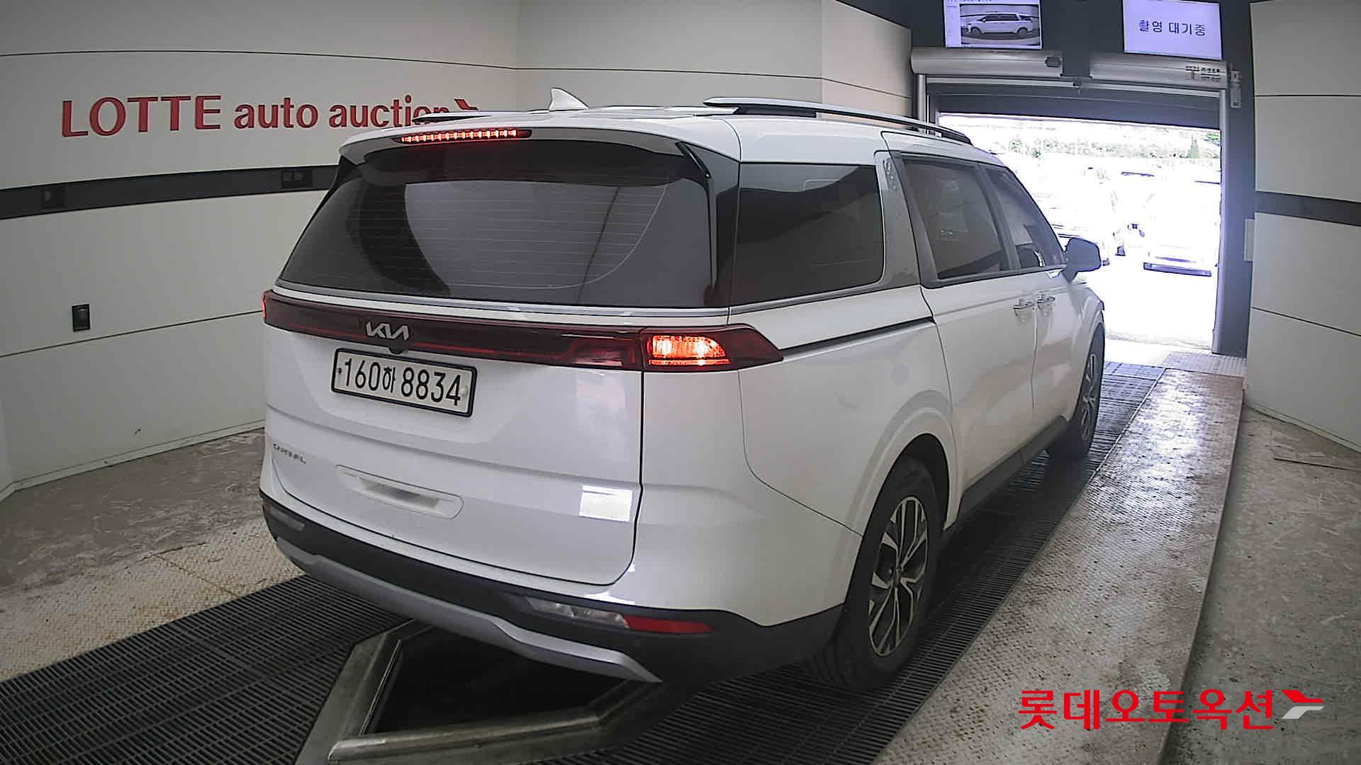 2022 - kia carnival