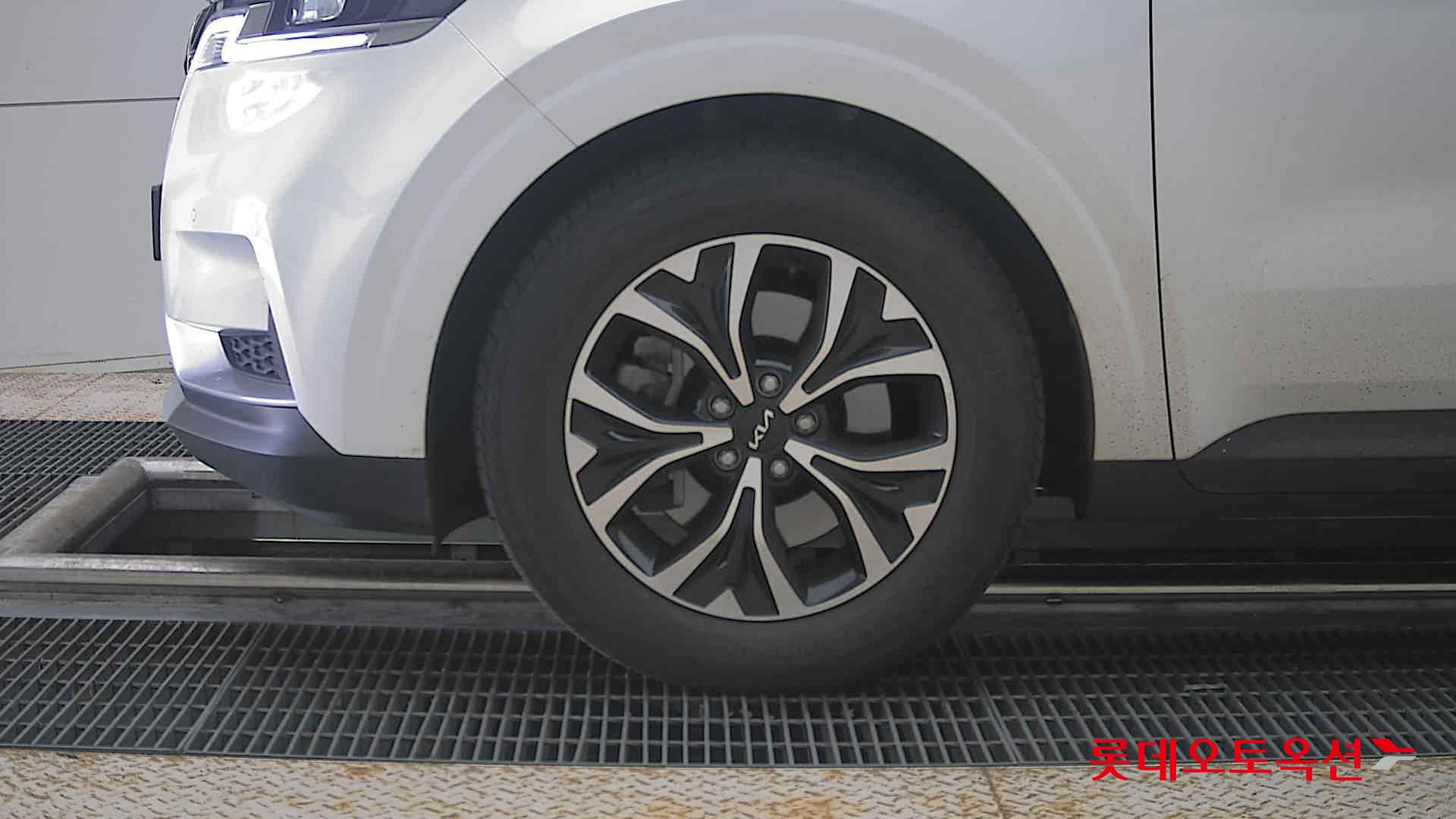 2022 - kia carnival