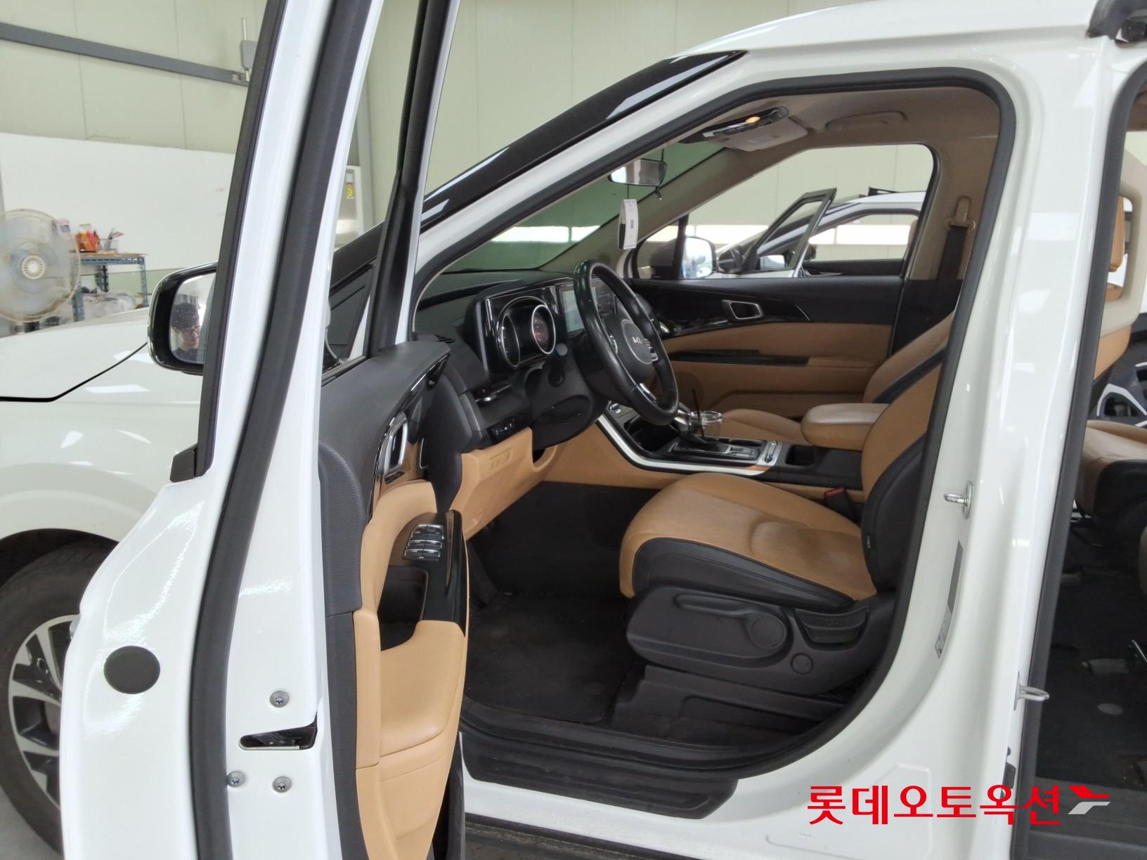 2022 - kia carnival