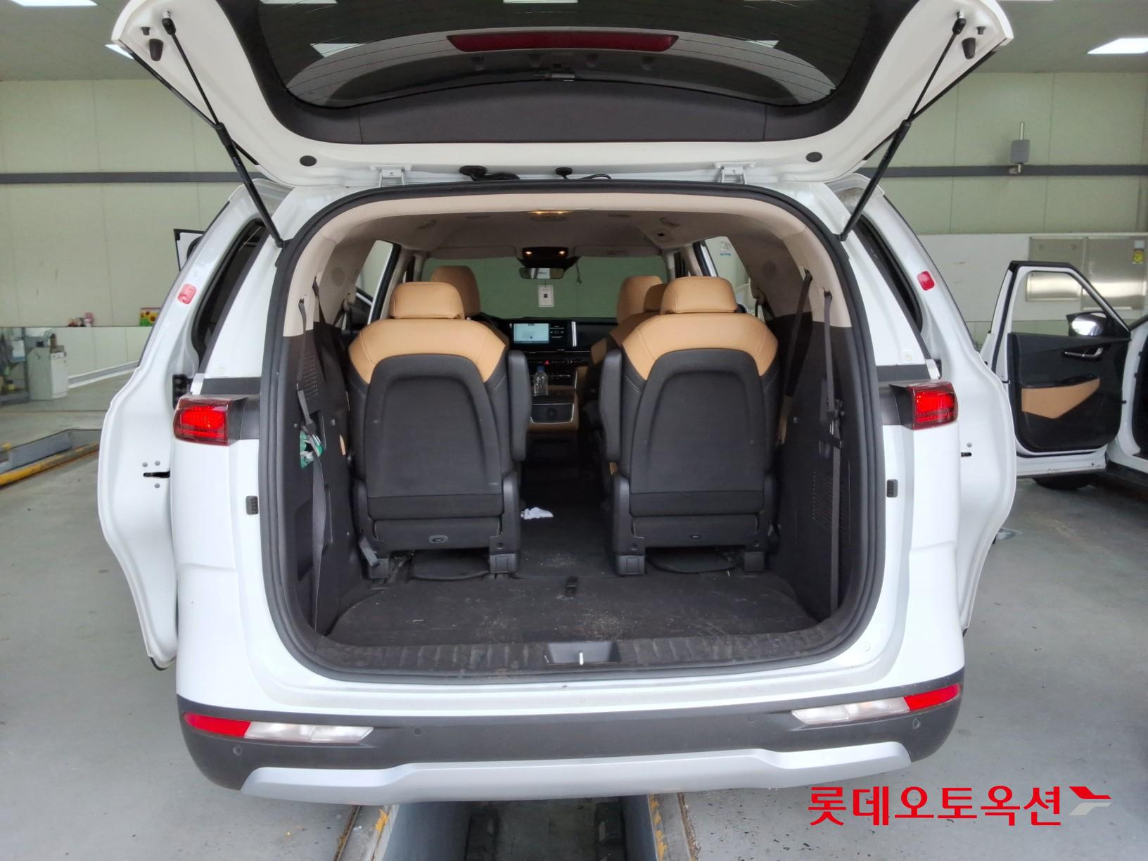 2022 - kia carnival