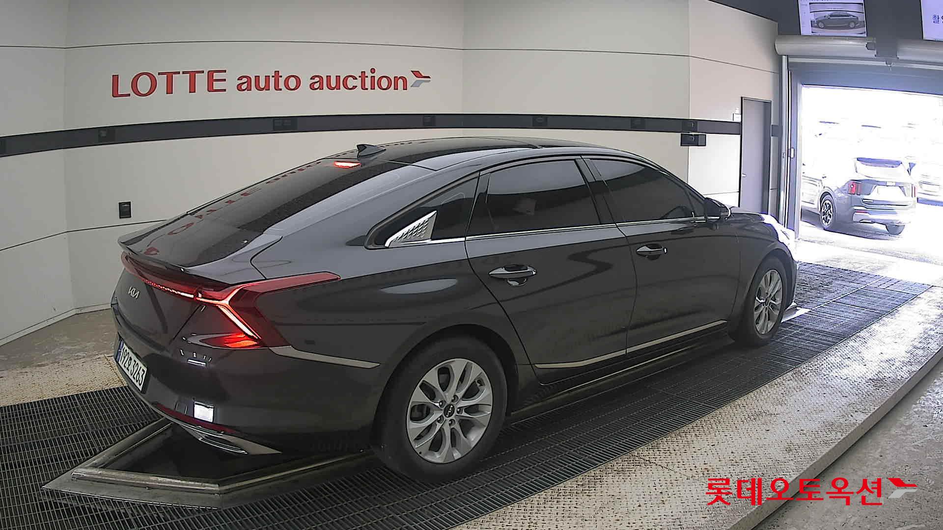 2023 - kia k8