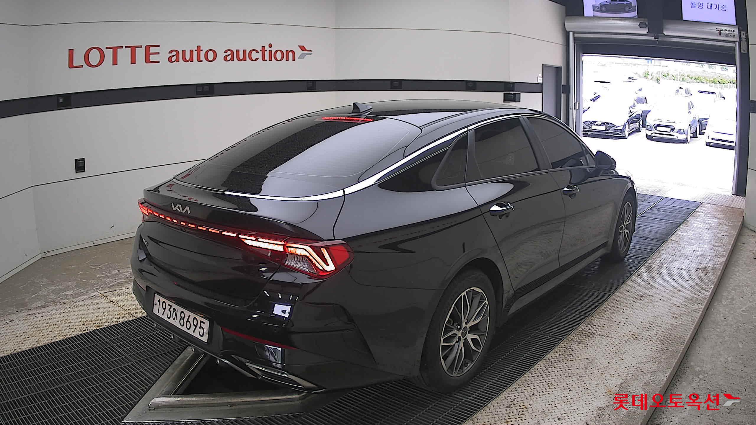 2022 - kia k5