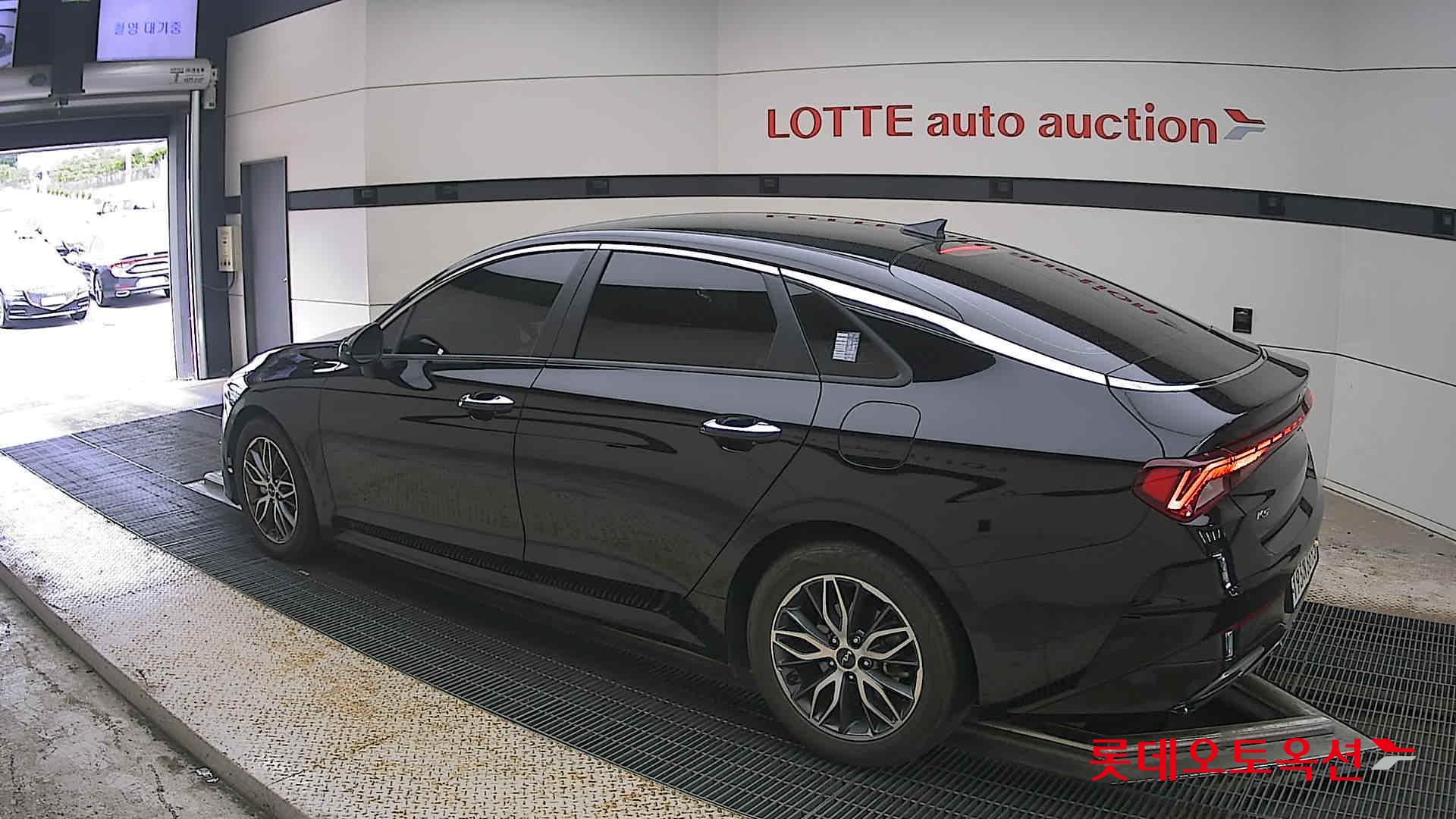2022 - kia k5