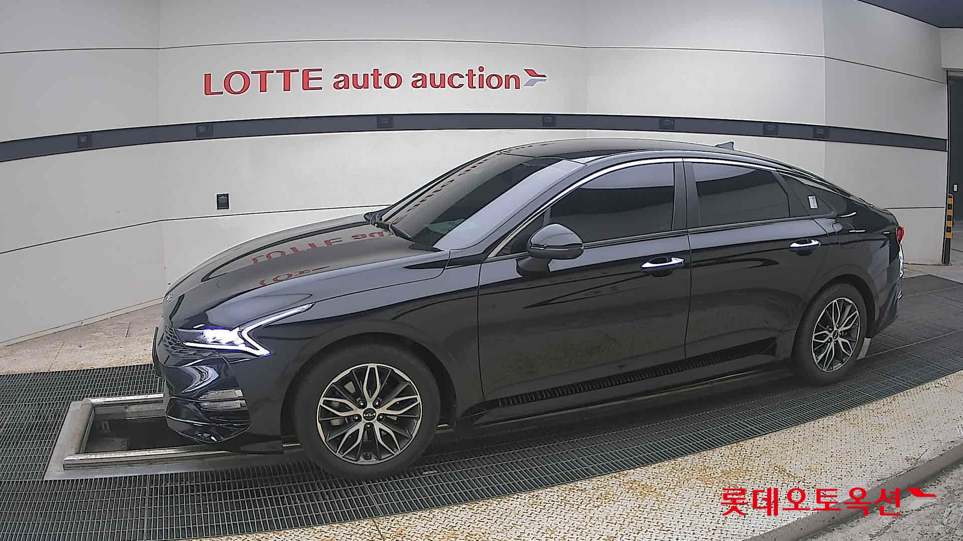 2022 - kia k5