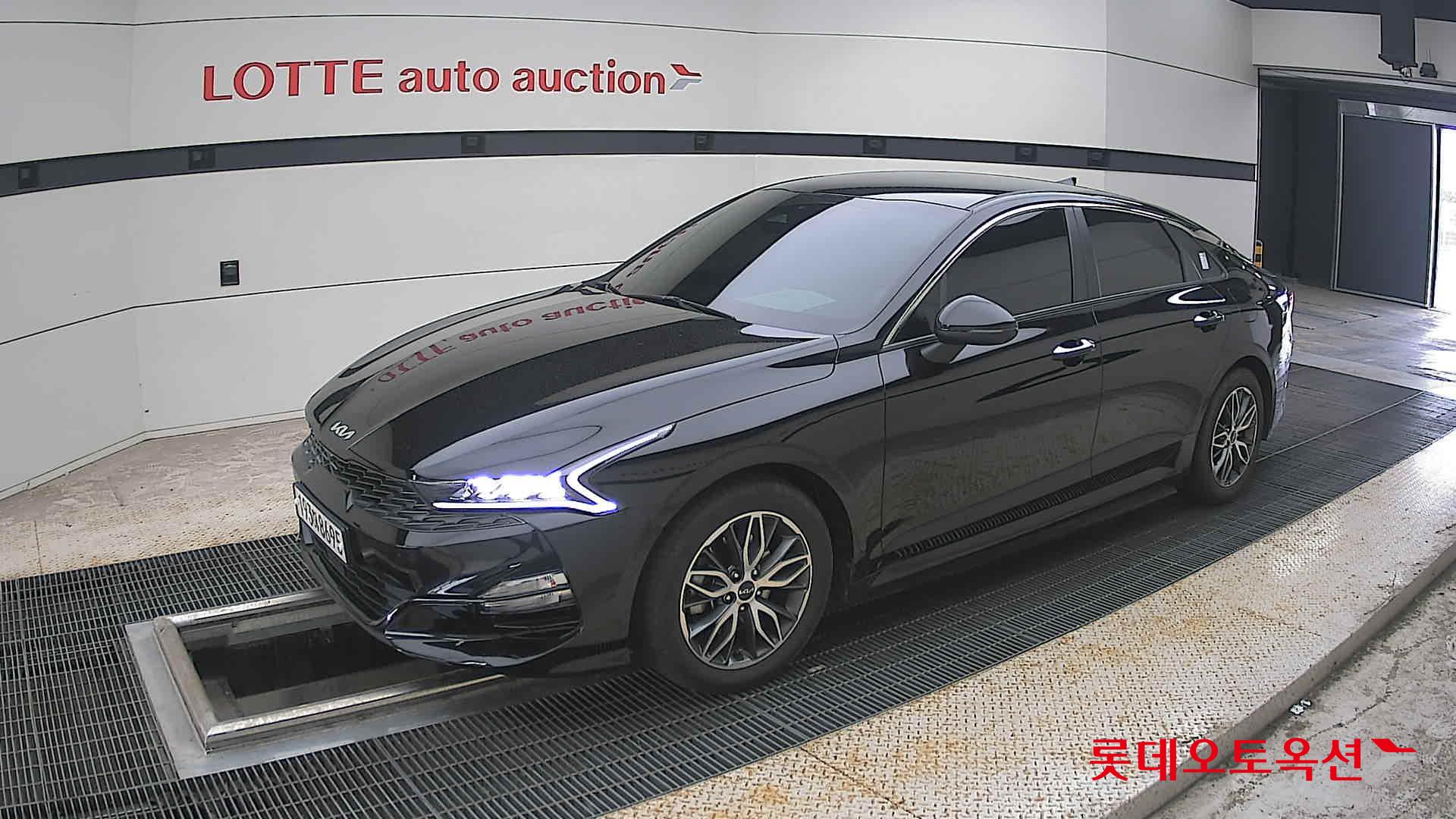 2022 - kia k5