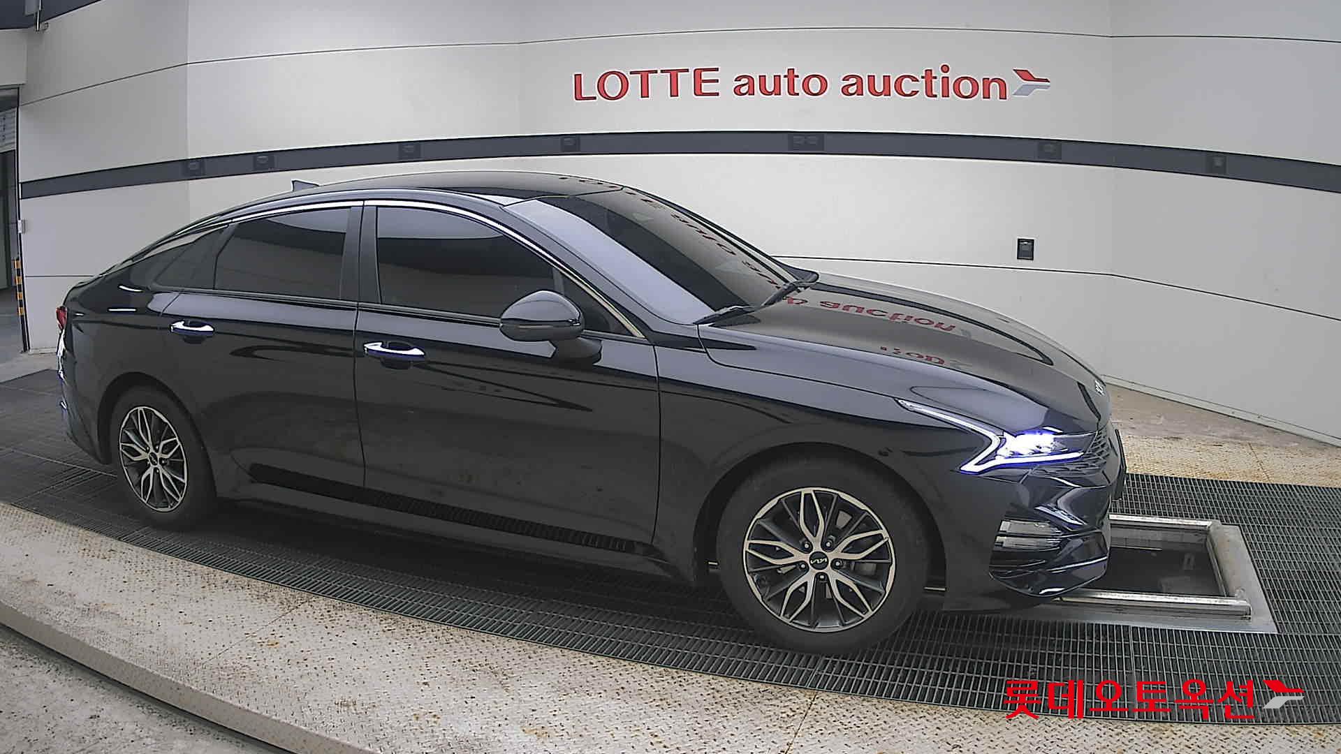 2022 - kia k5