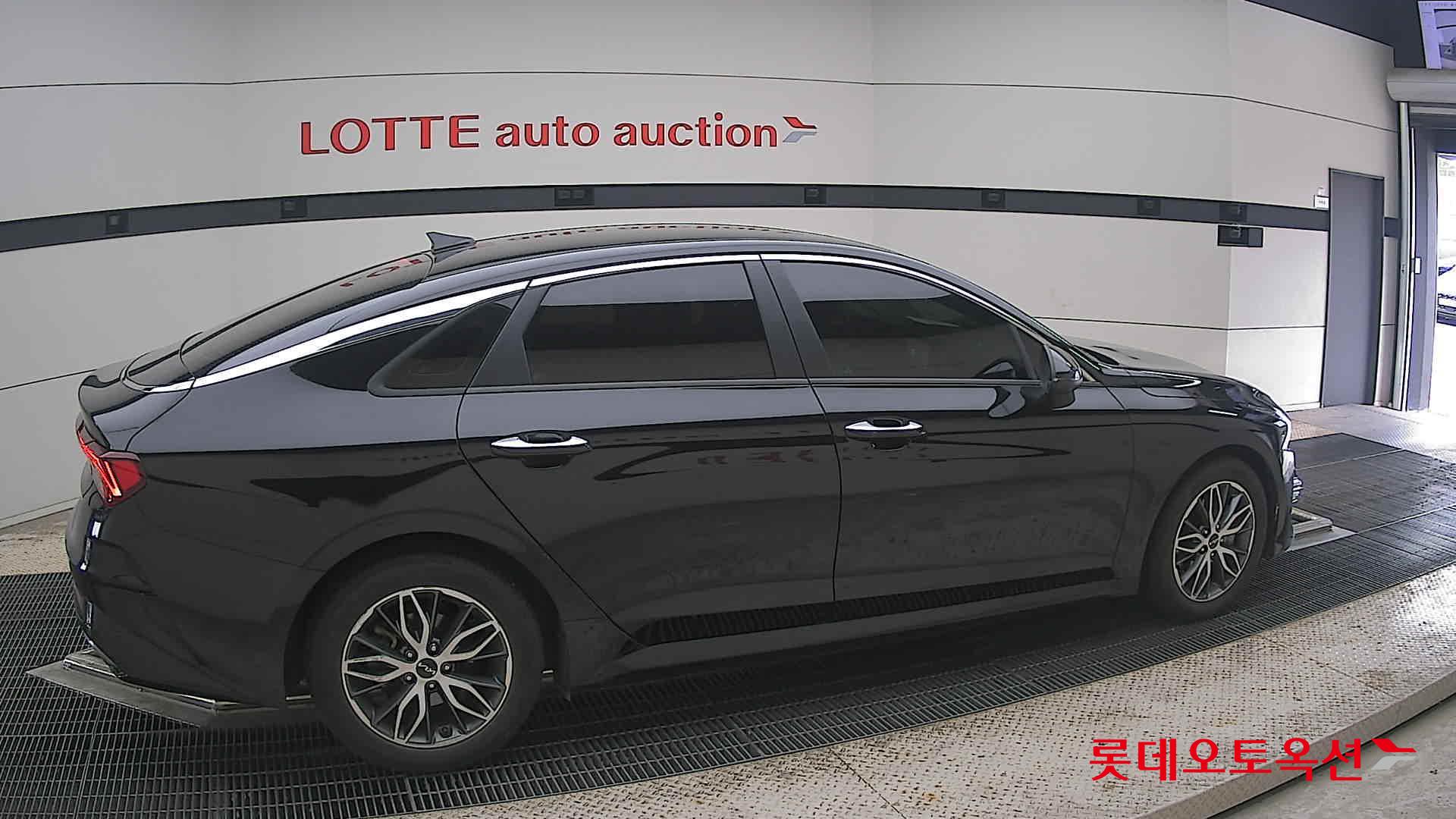 2022 - kia k5