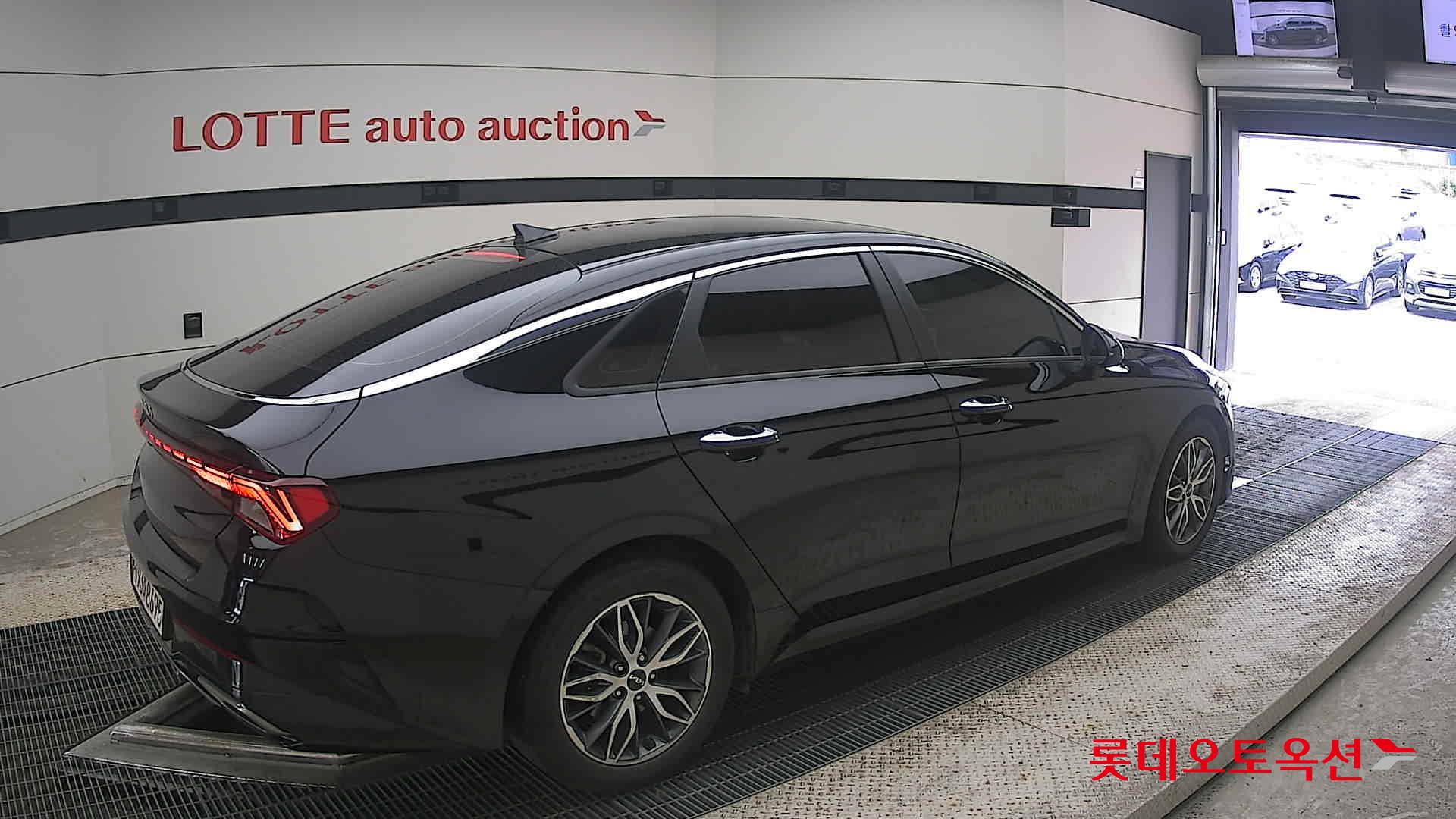 2022 - kia k5