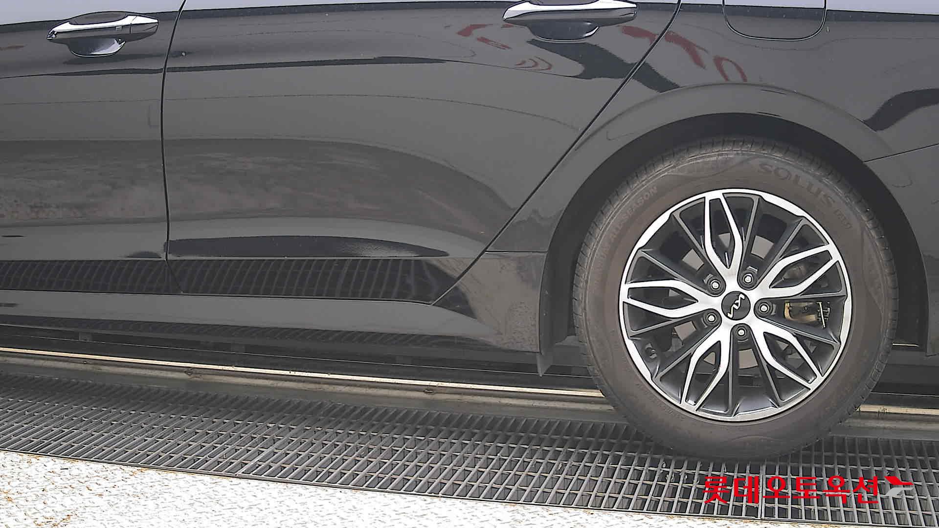 2022 - kia k5