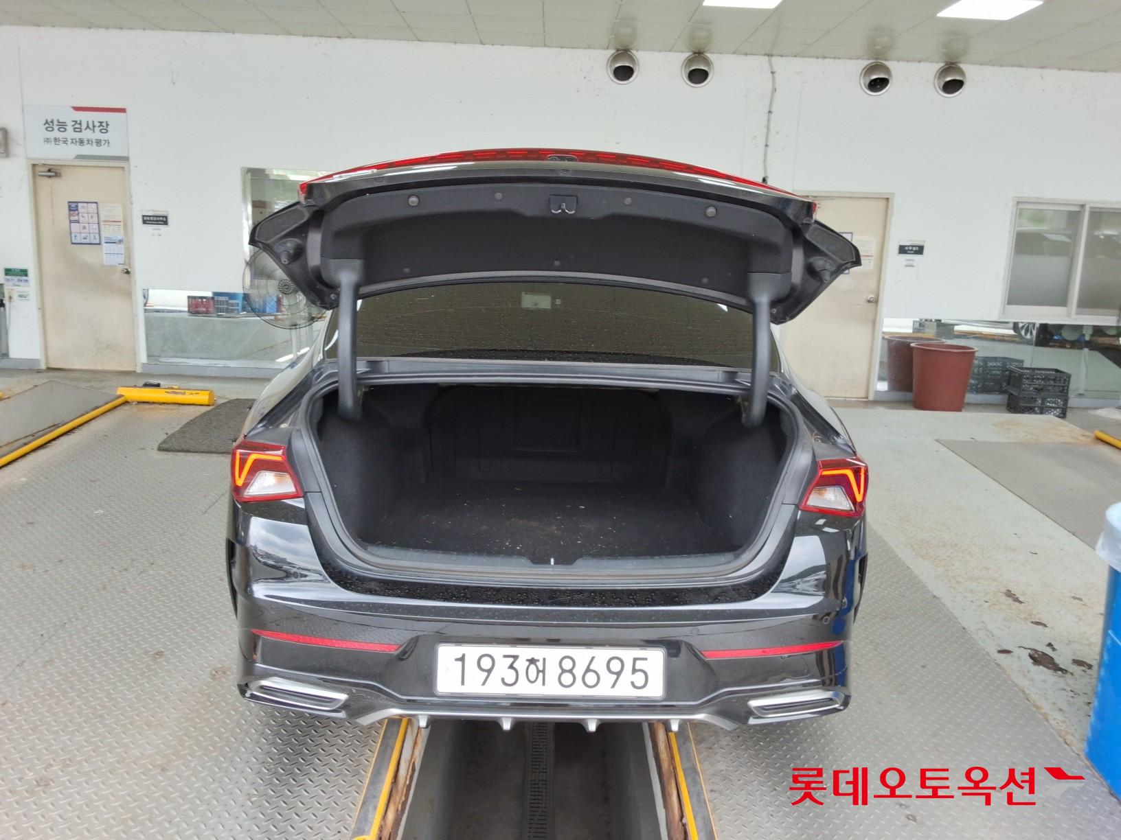 2022 - kia k5