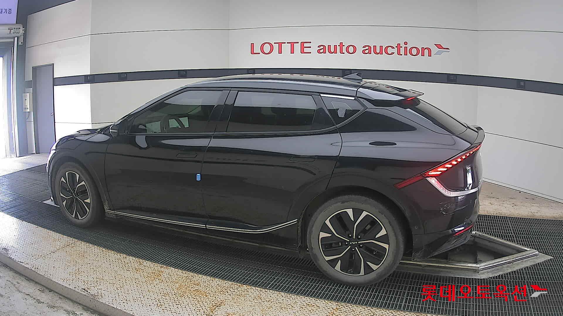 2023 - kia ev6