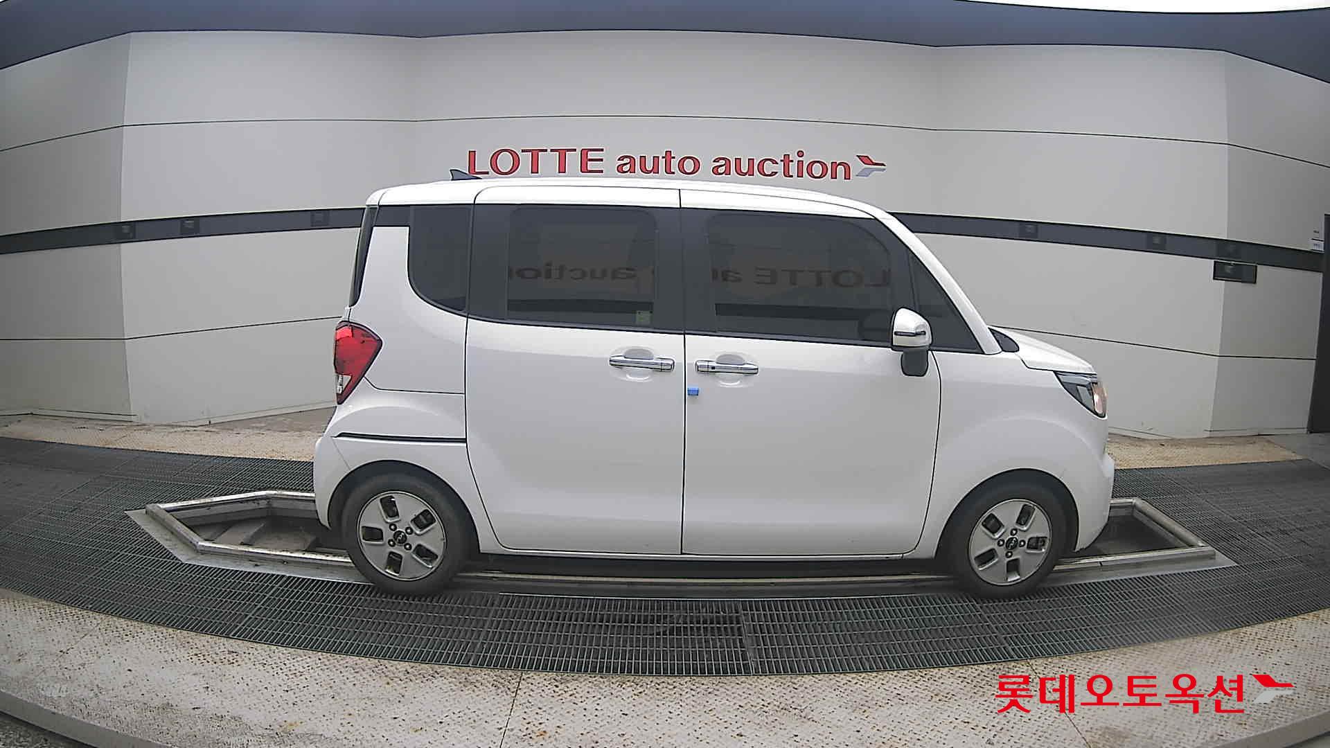 2022 - kia ray