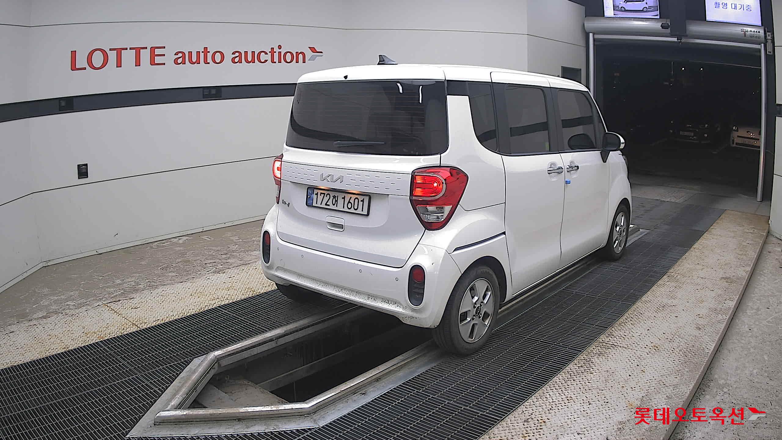 2022 - kia ray