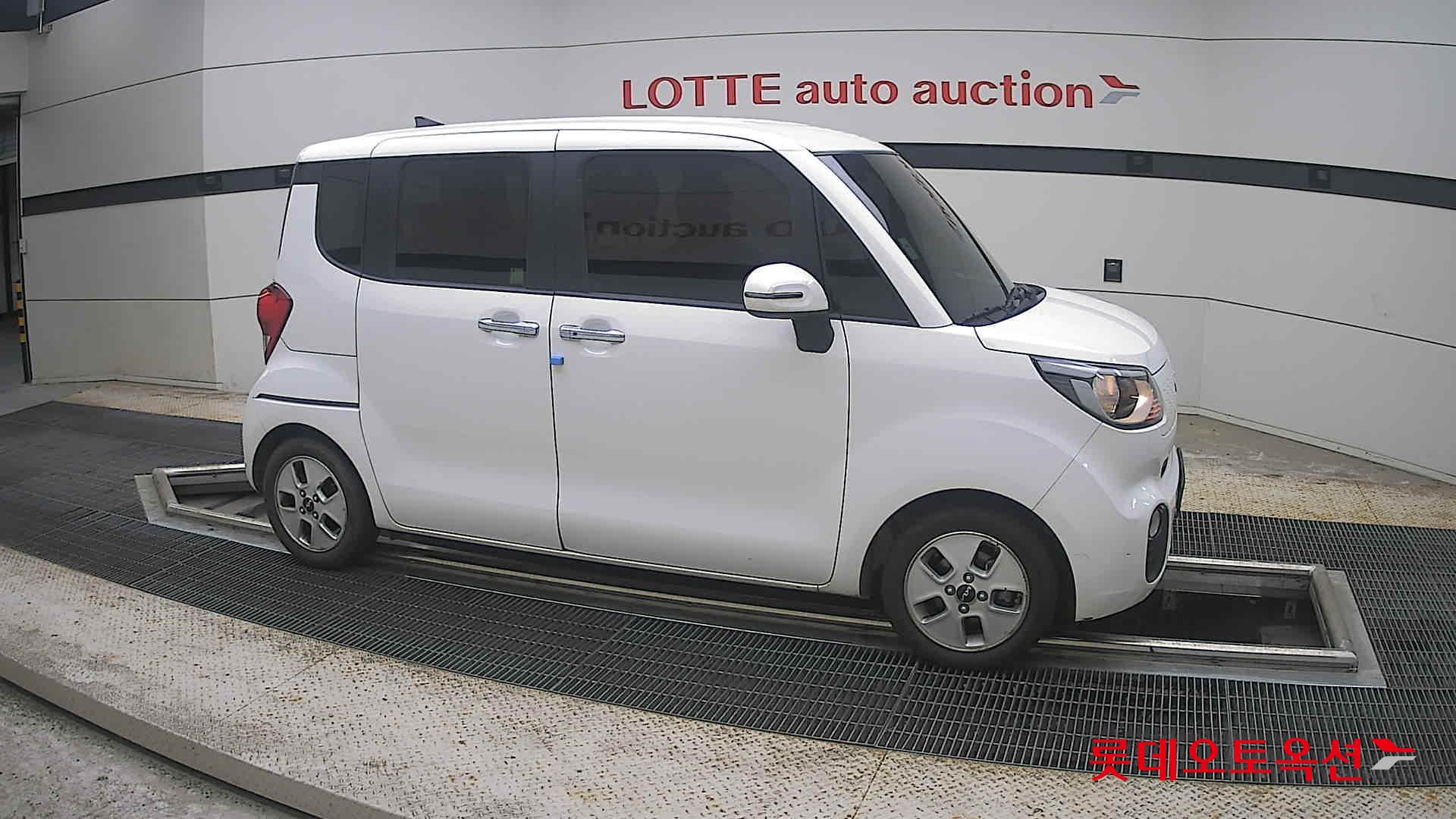 2022 - kia ray