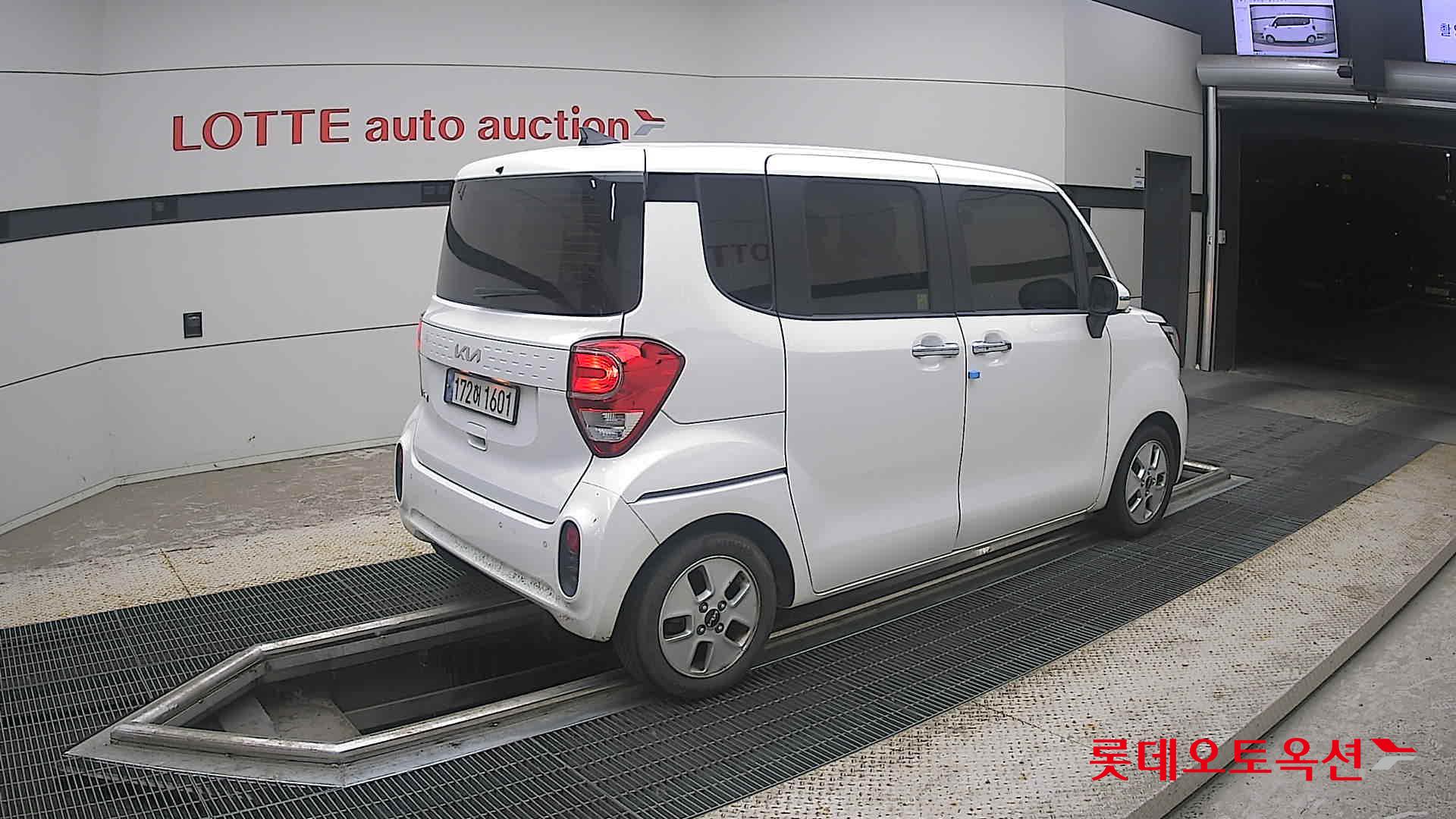 2022 - kia ray