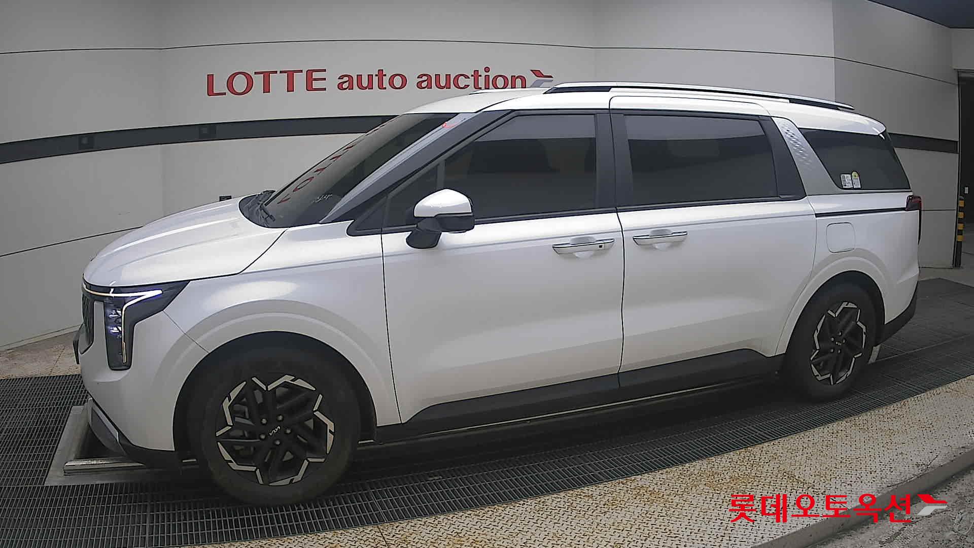 2024 - kia carnival