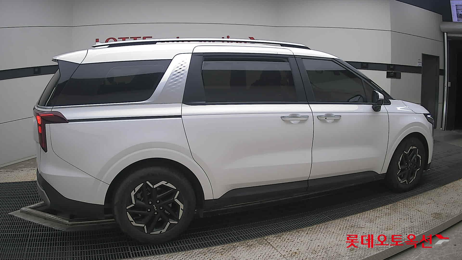 2024 - kia carnival