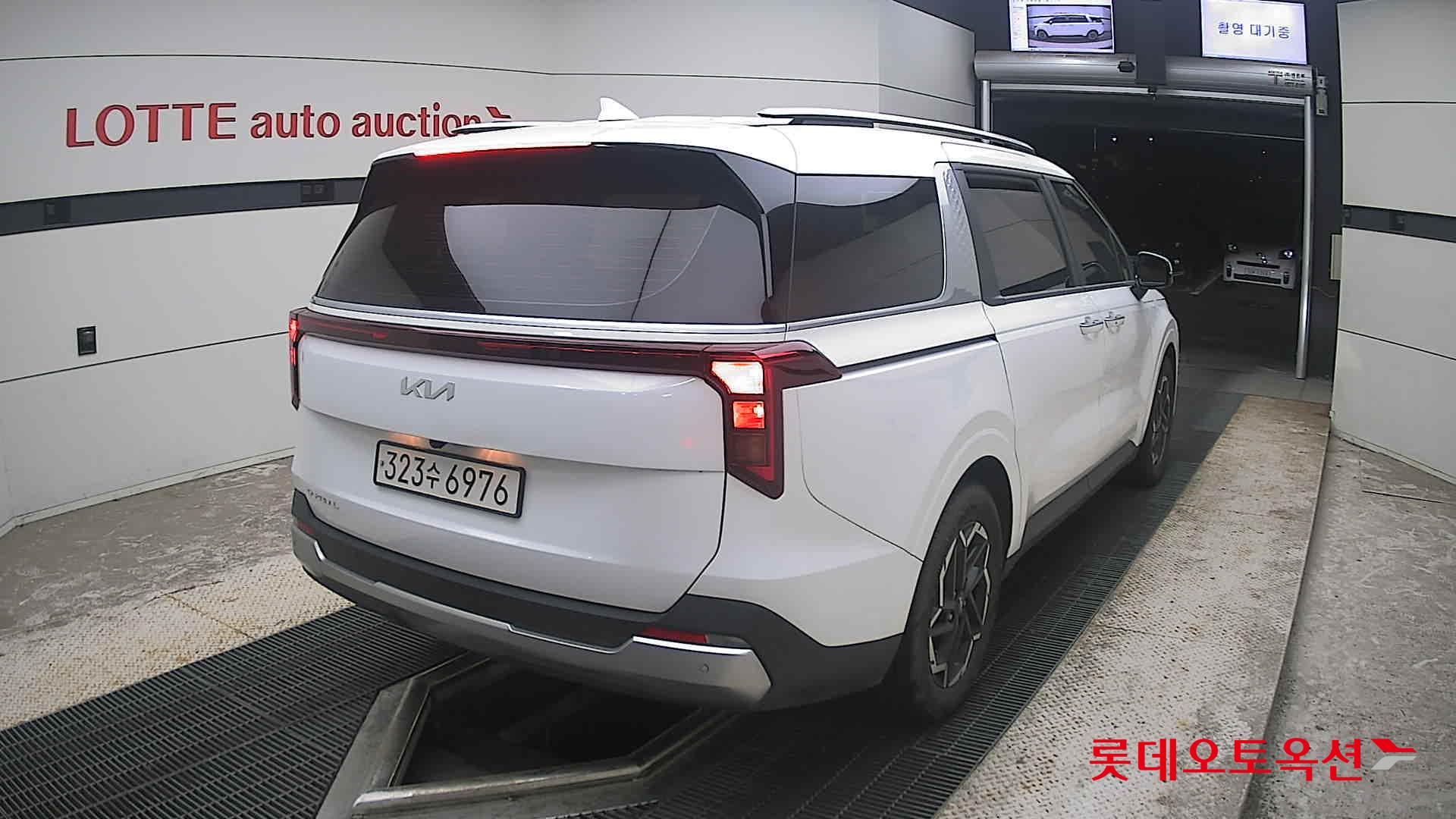 2024 - kia carnival