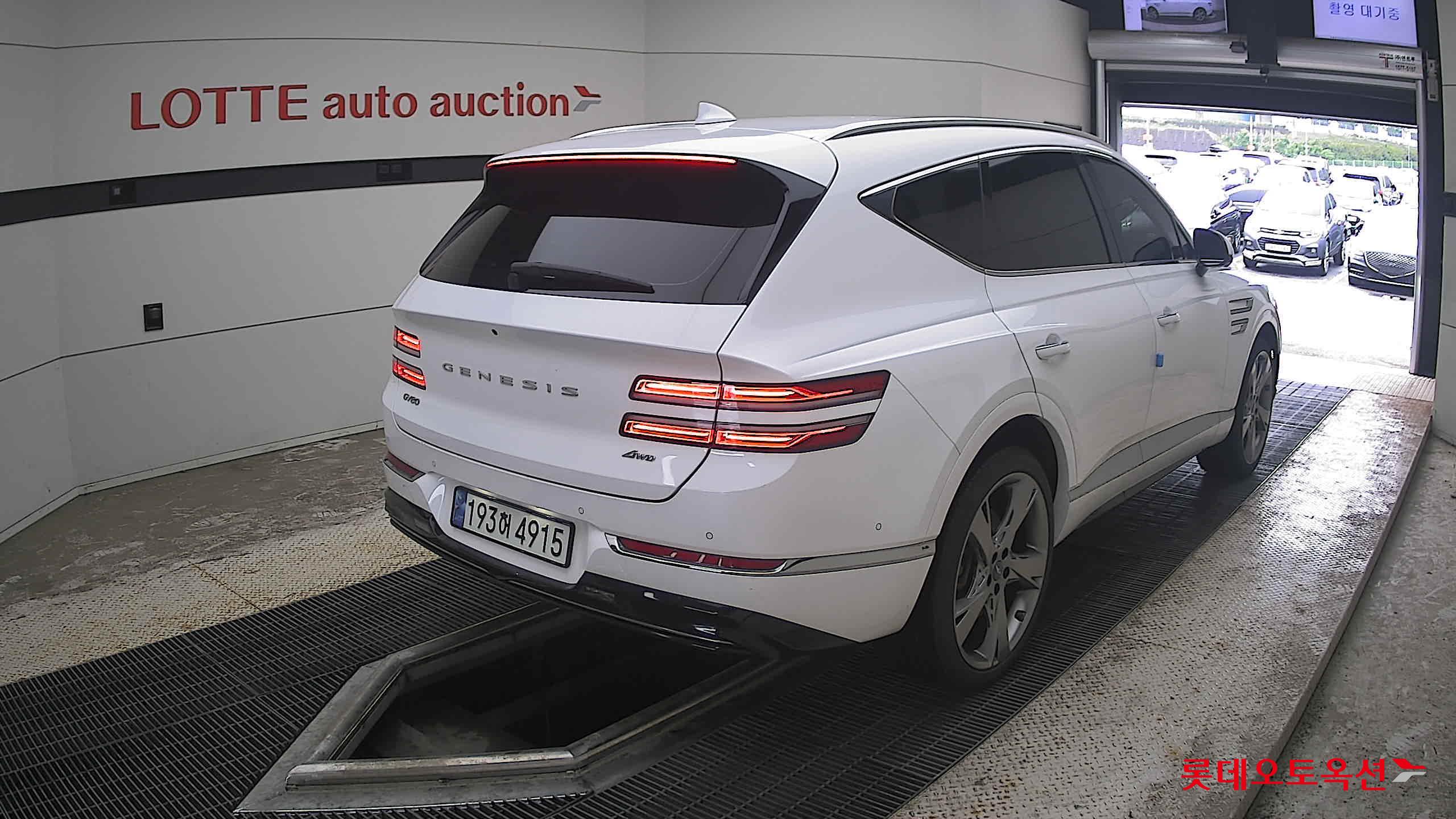 2022 - genesis gv80