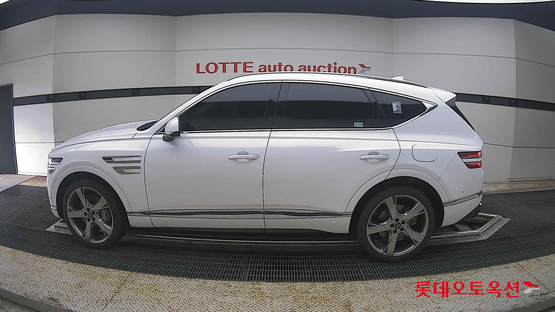 2022 - genesis gv80