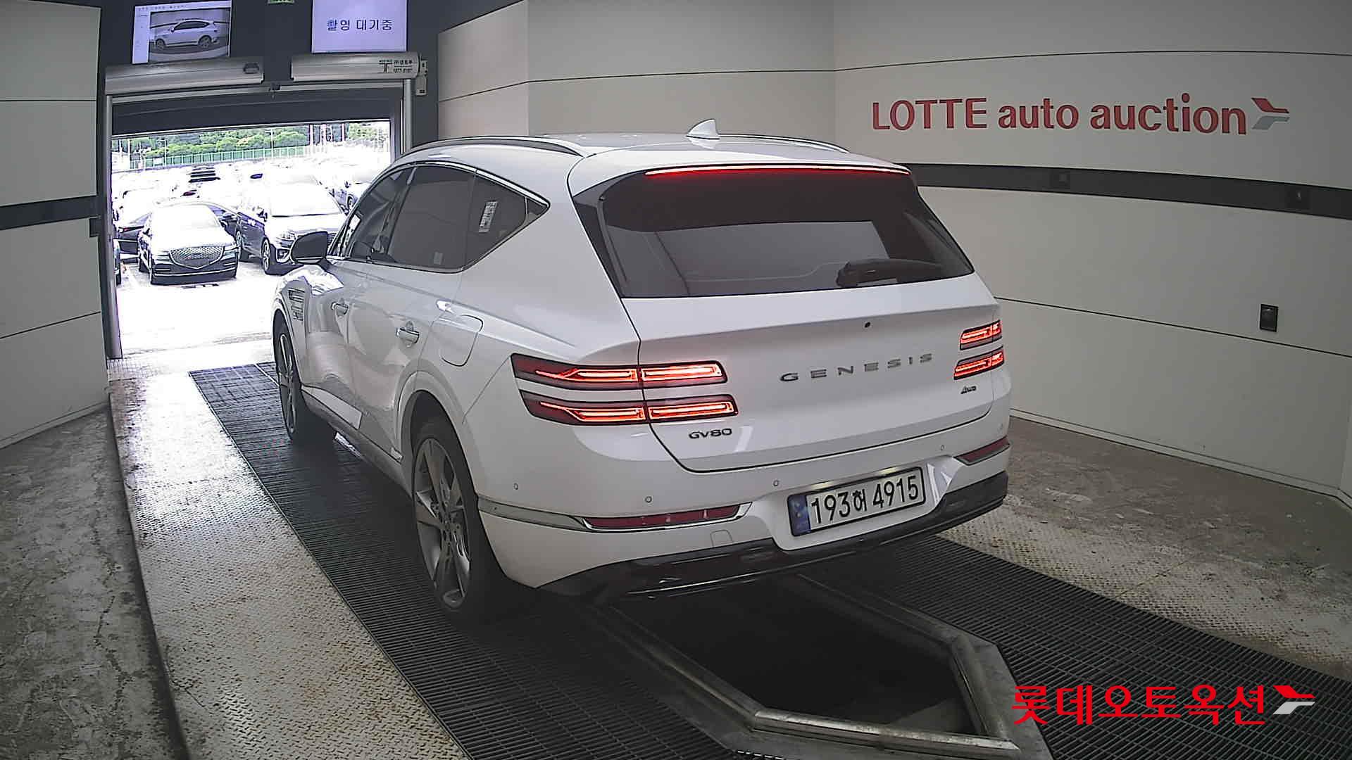 2022 - genesis gv80