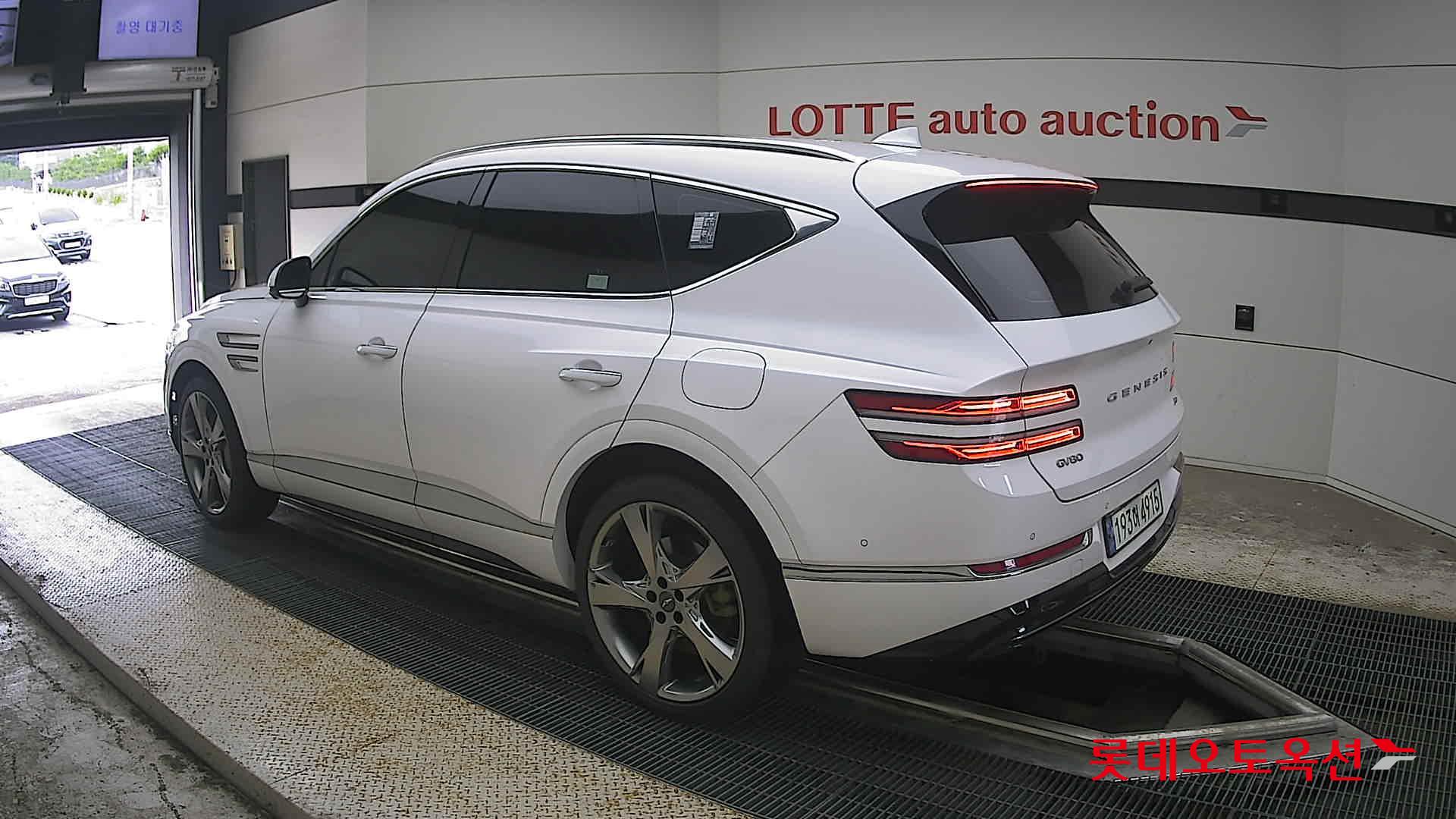 2022 - genesis gv80