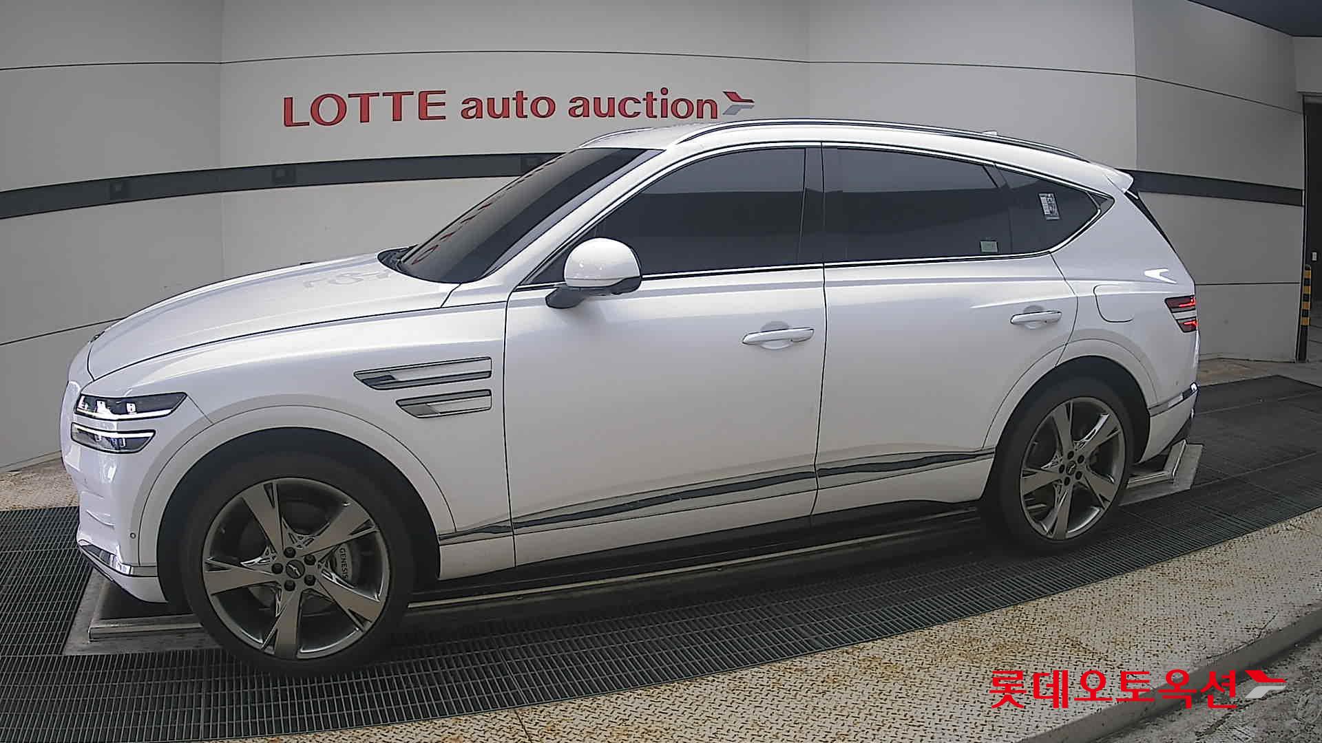 2022 - genesis gv80