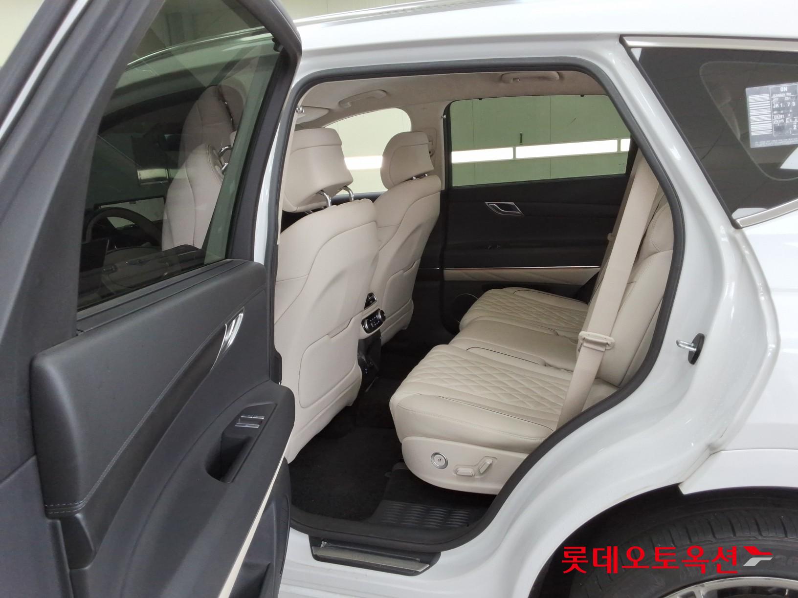 2022 - genesis gv80