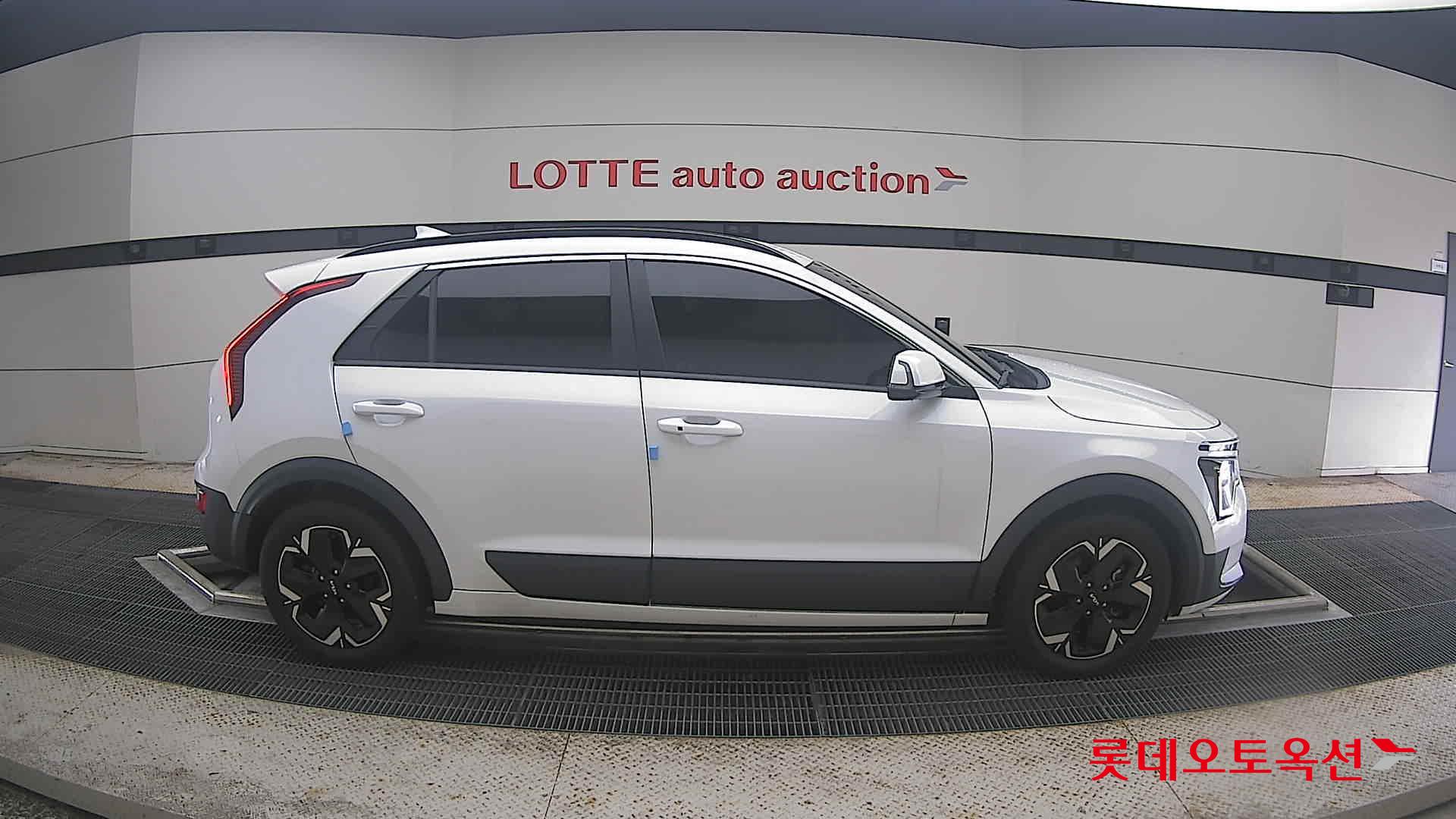 2023 - kia niro