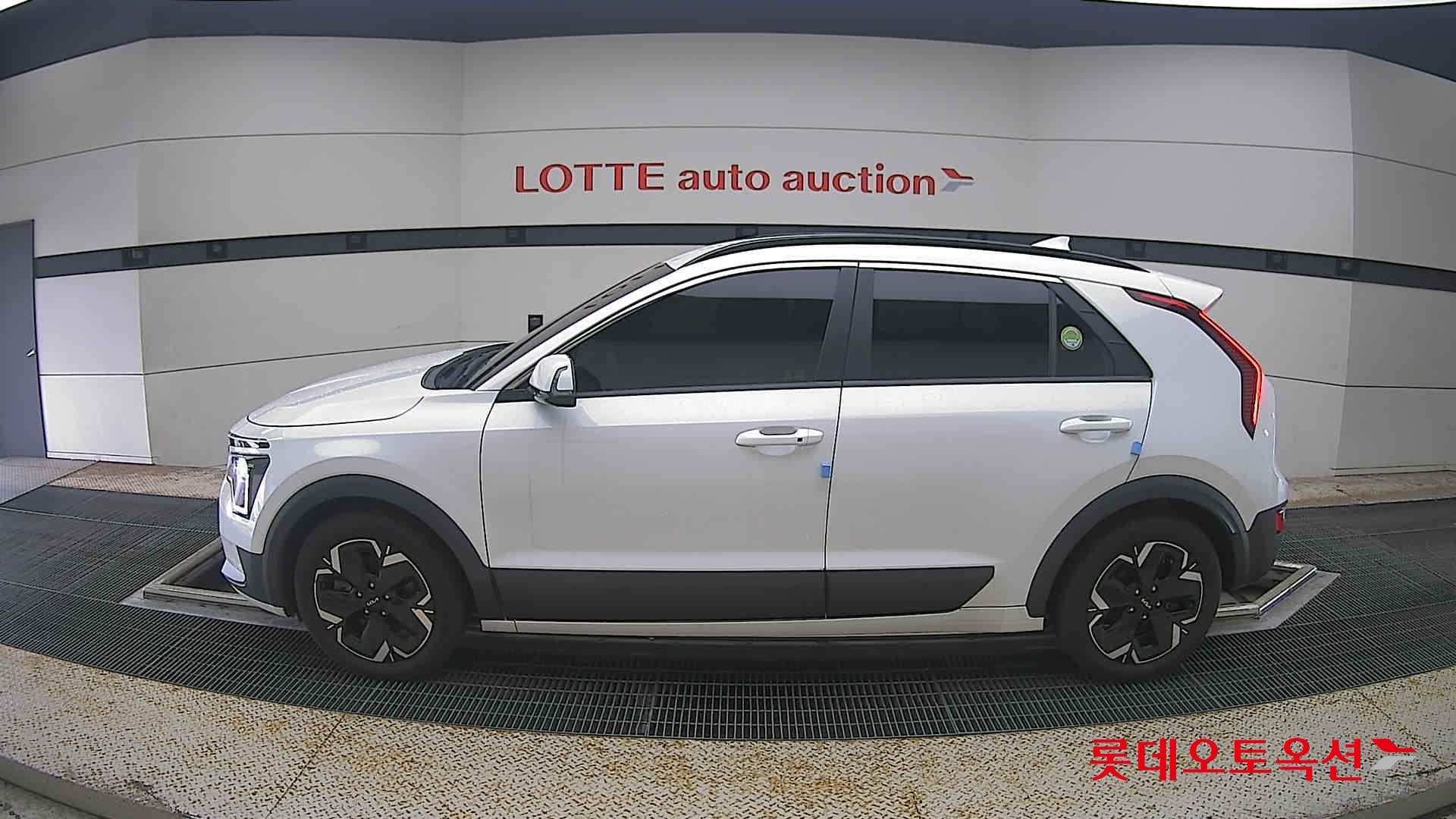 2023 - kia niro