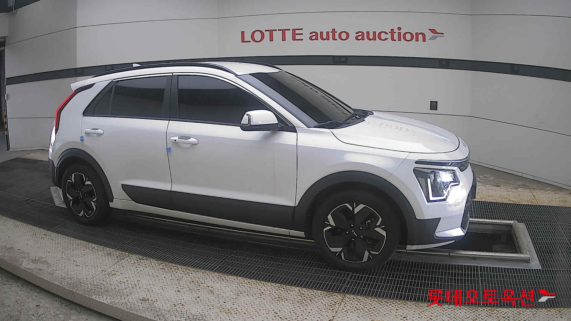 2023 - kia niro