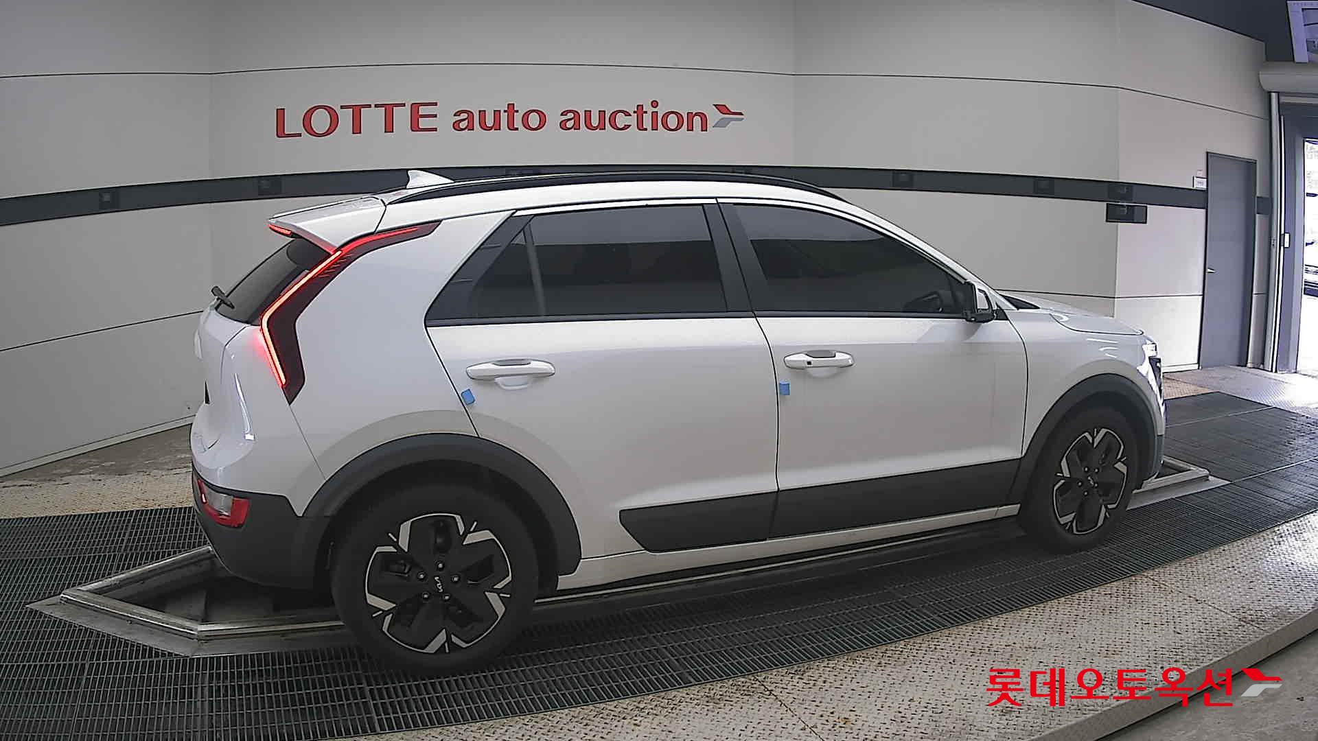 2023 - kia niro