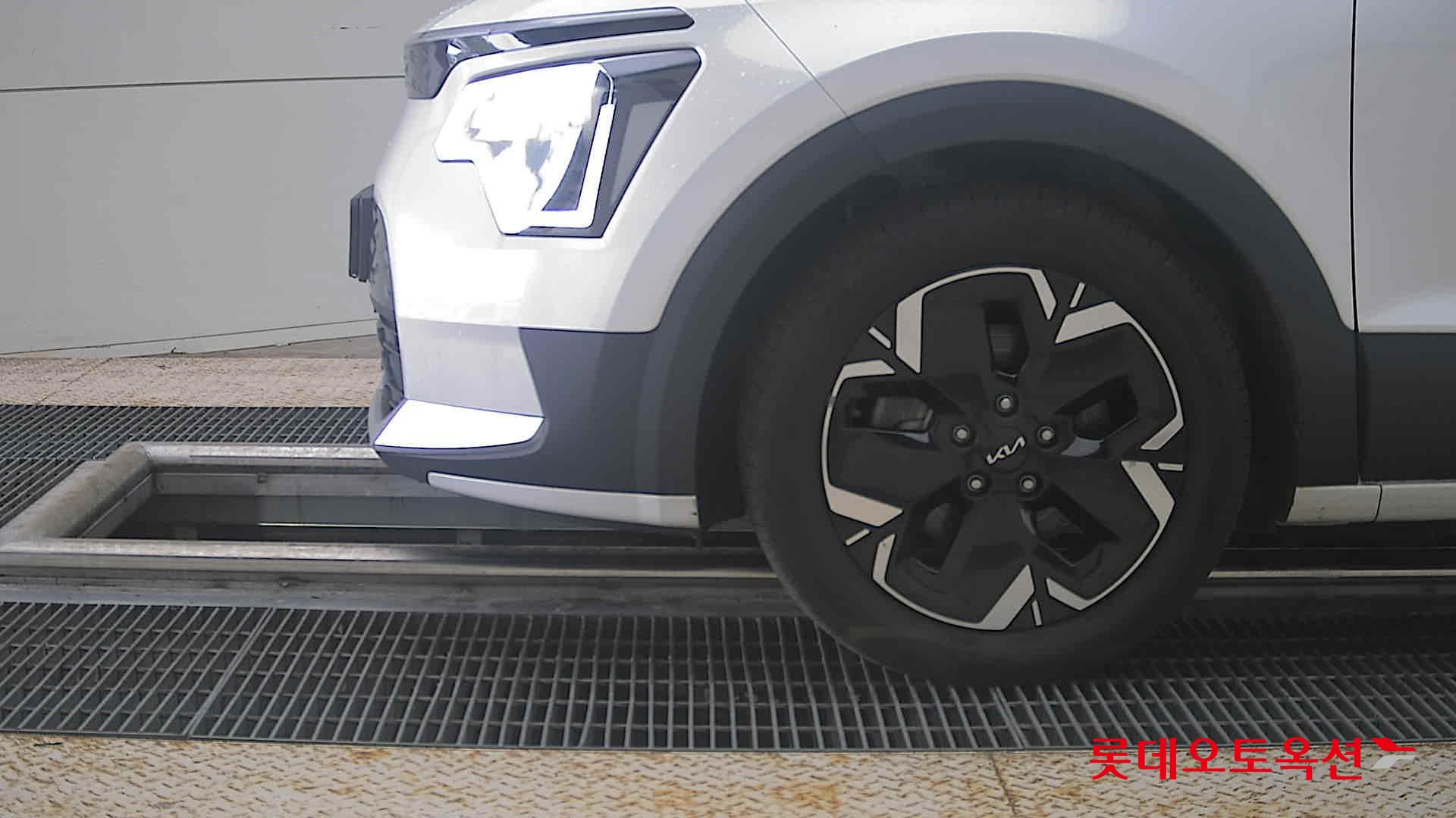 2023 - kia niro