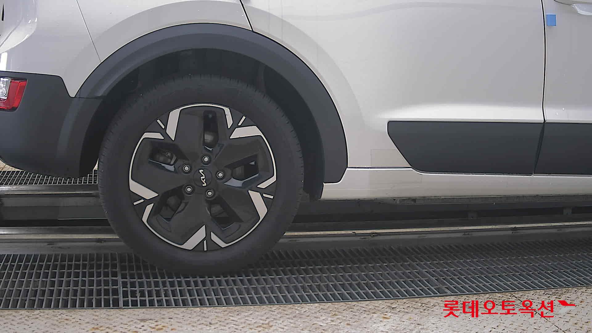 2023 - kia niro