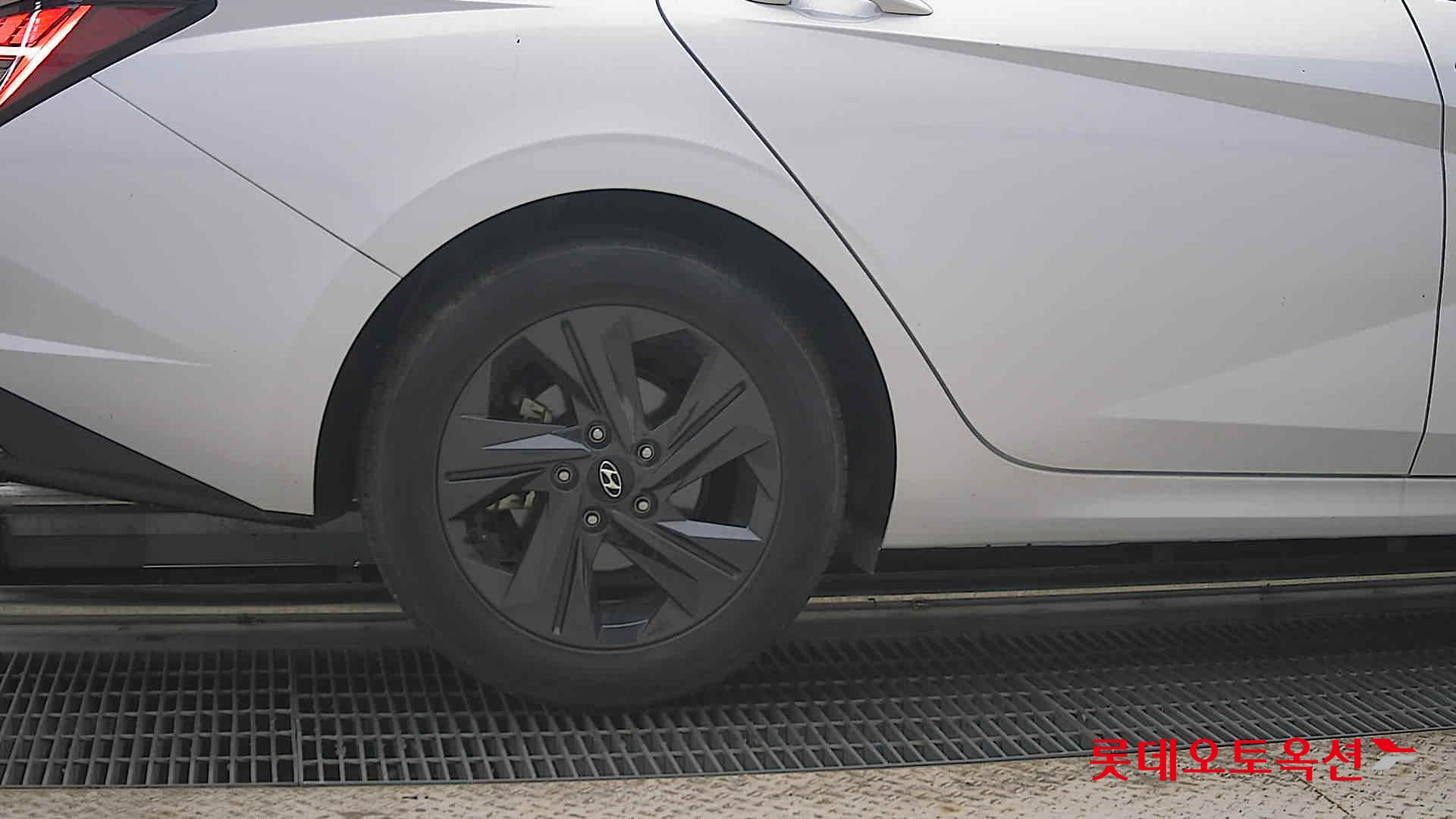 2021 - hyundai avante