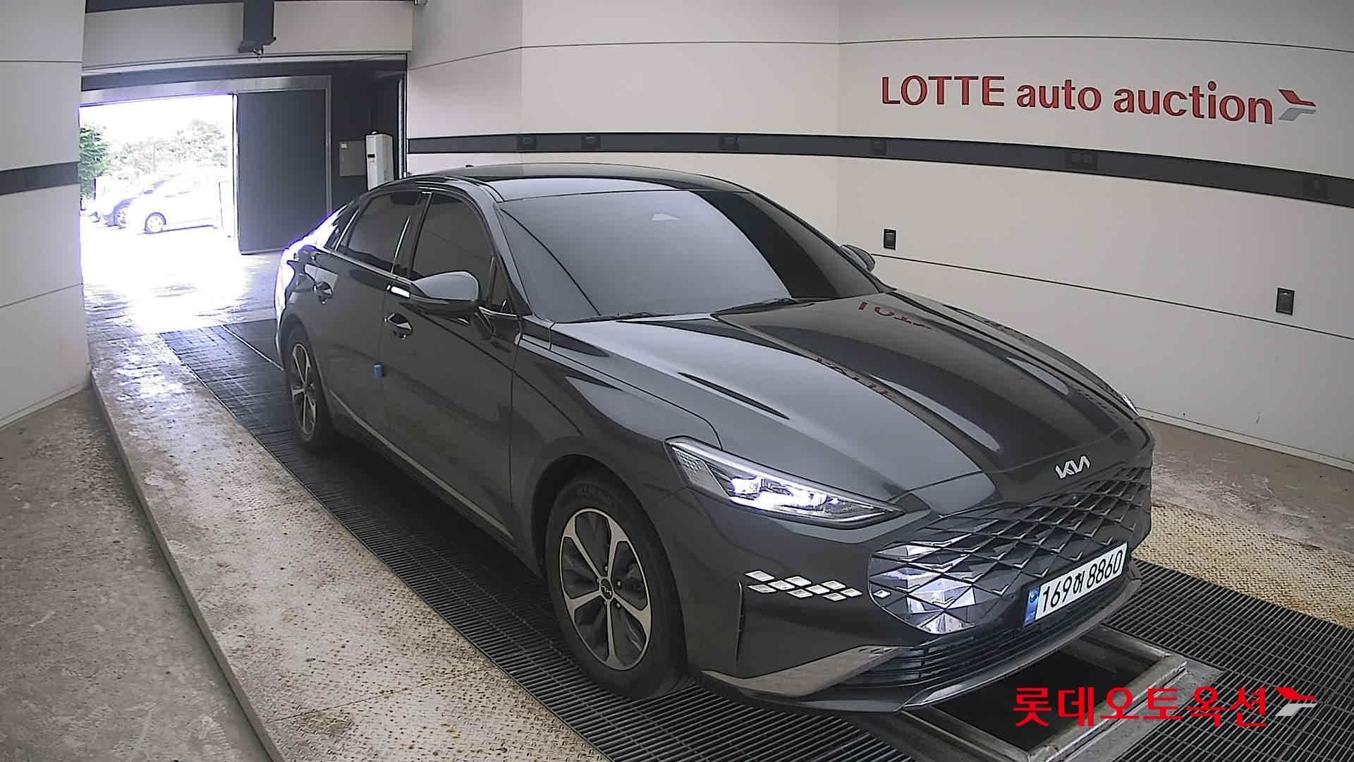 2023 - kia k8