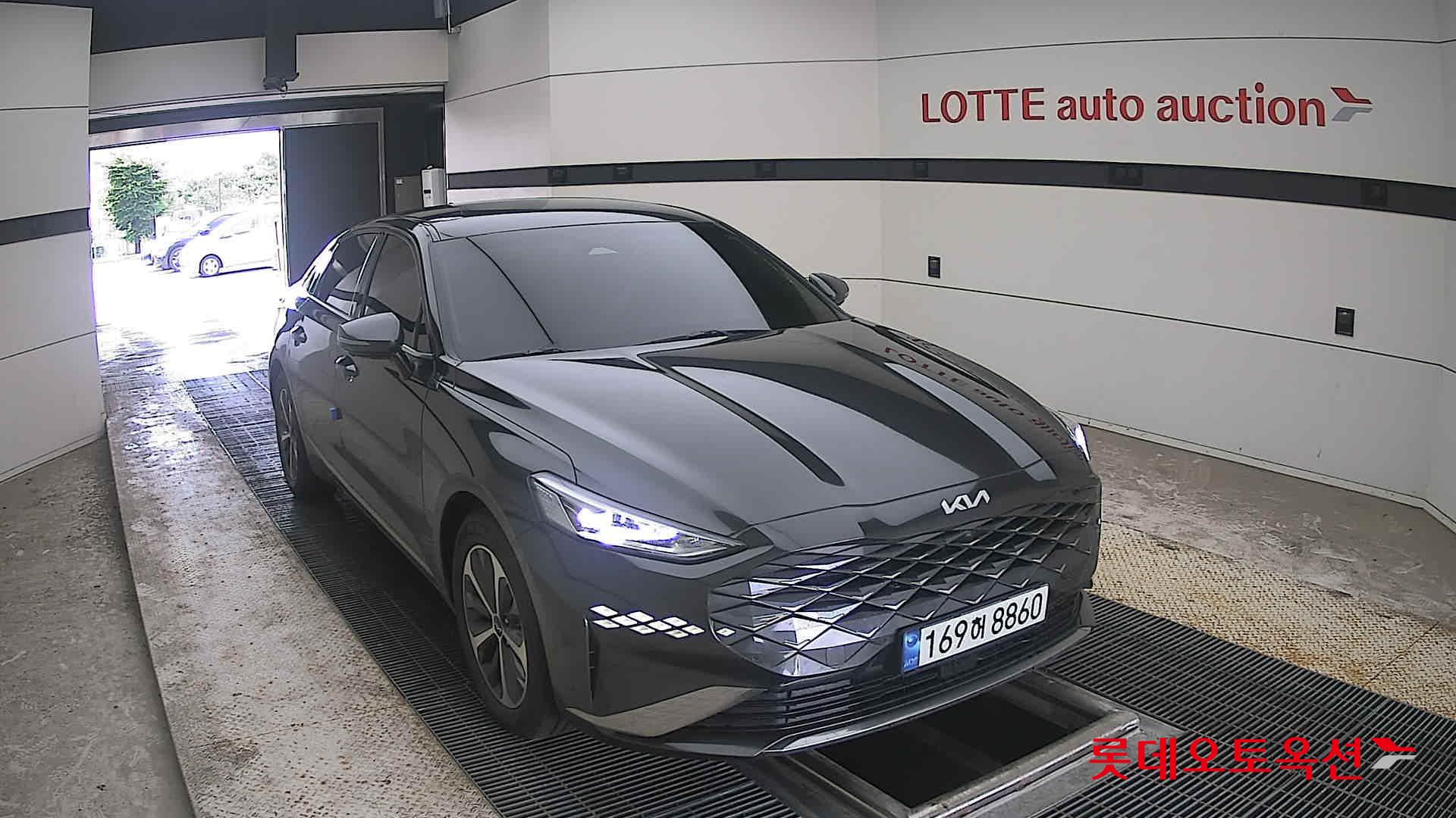 2023 - kia k8