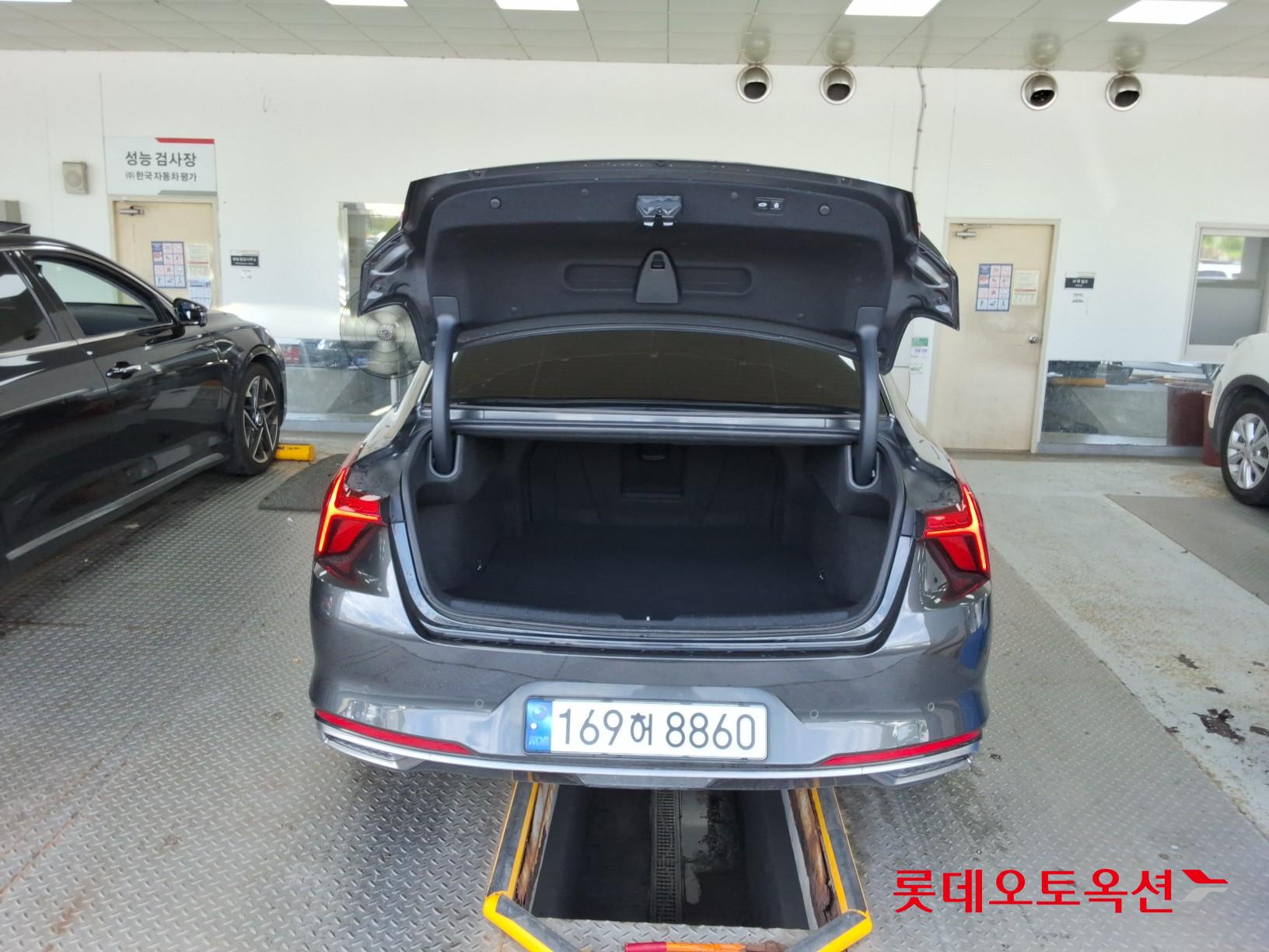 2023 - kia k8