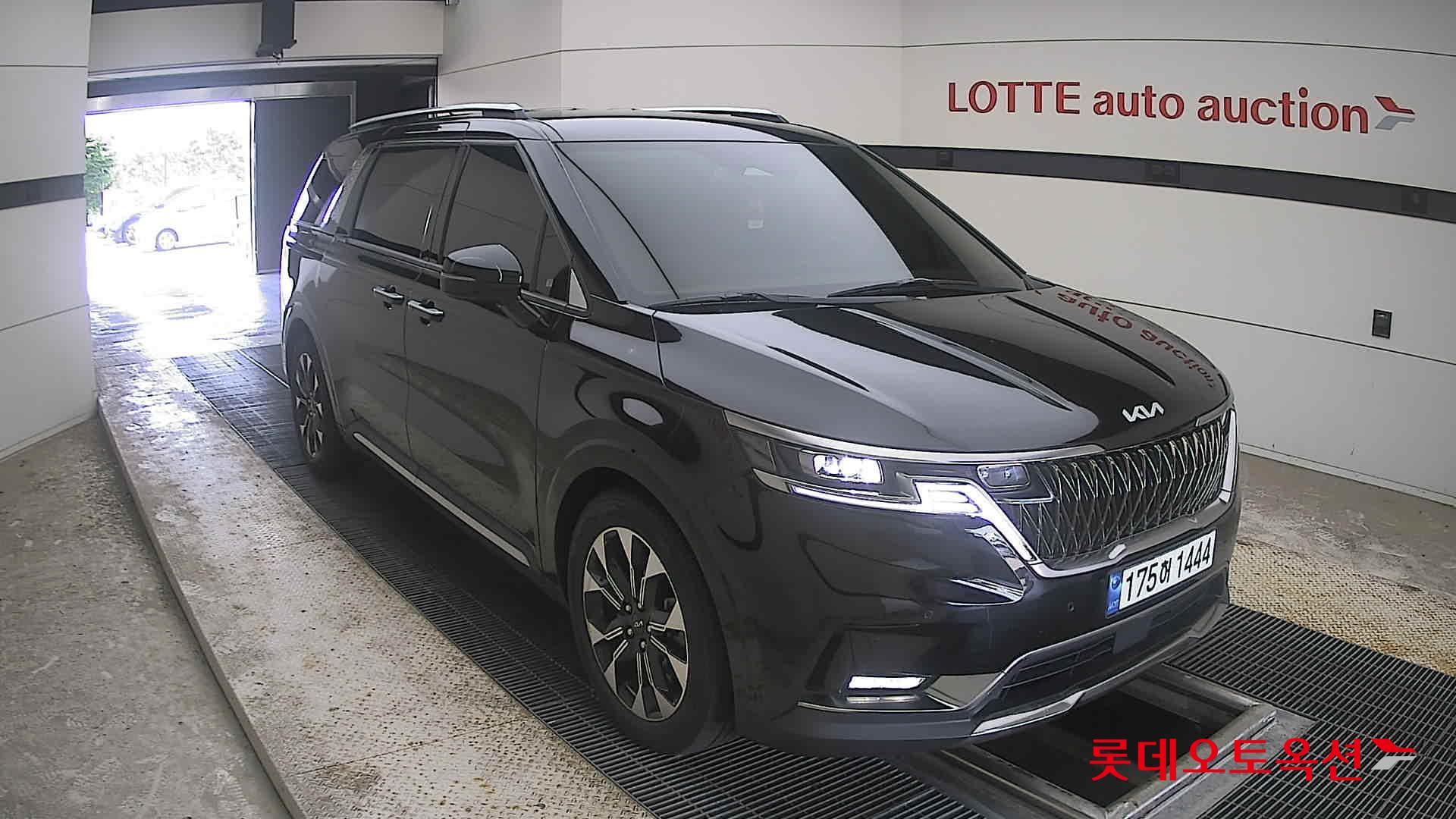 2023 - kia carnival
