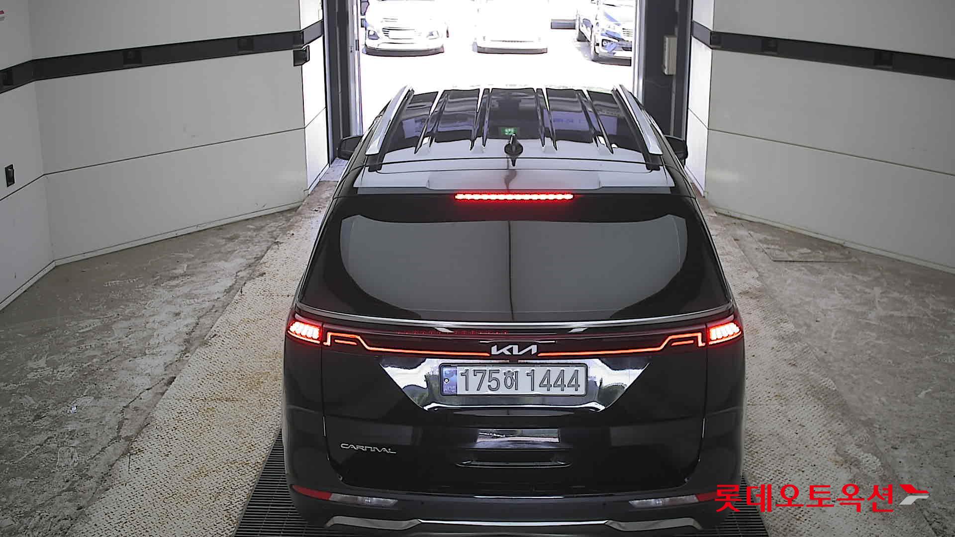 2023 - kia carnival