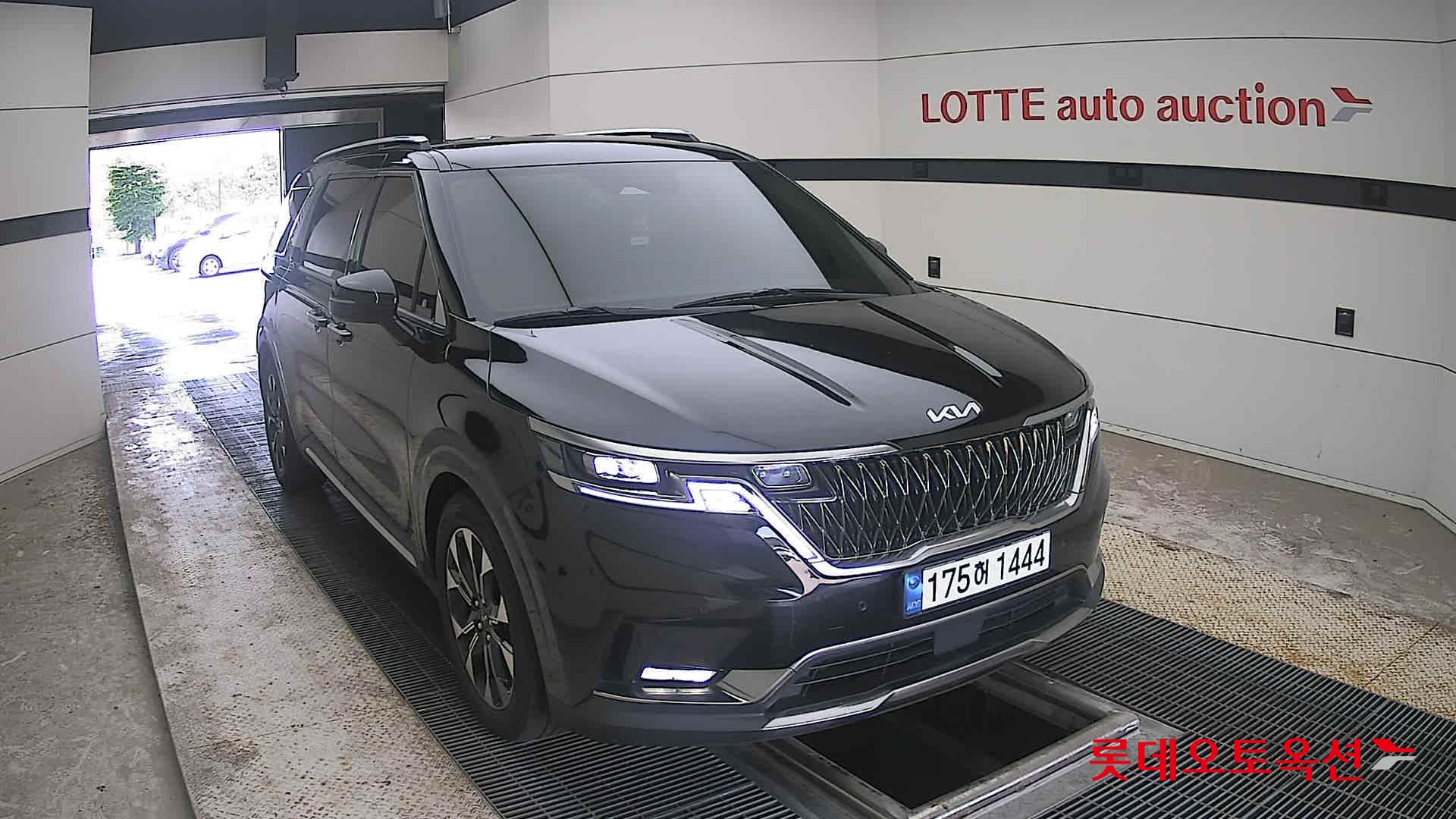2023 - kia carnival