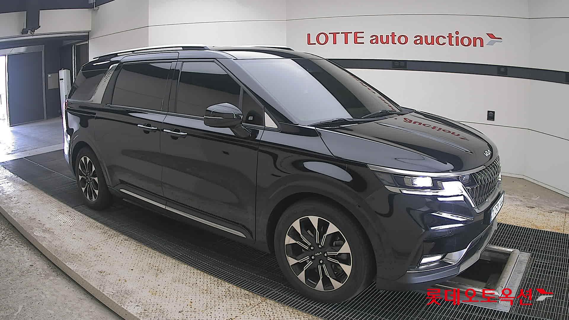 2023 - kia carnival