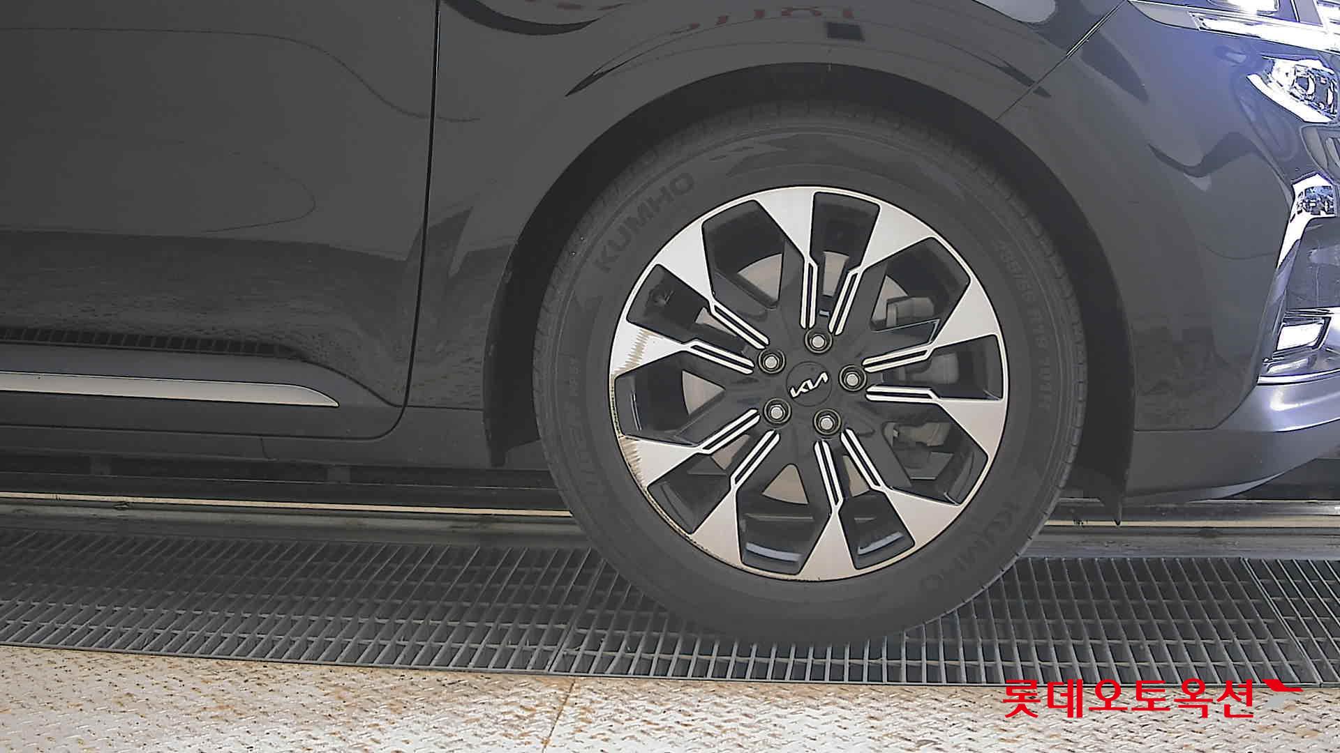2023 - kia carnival