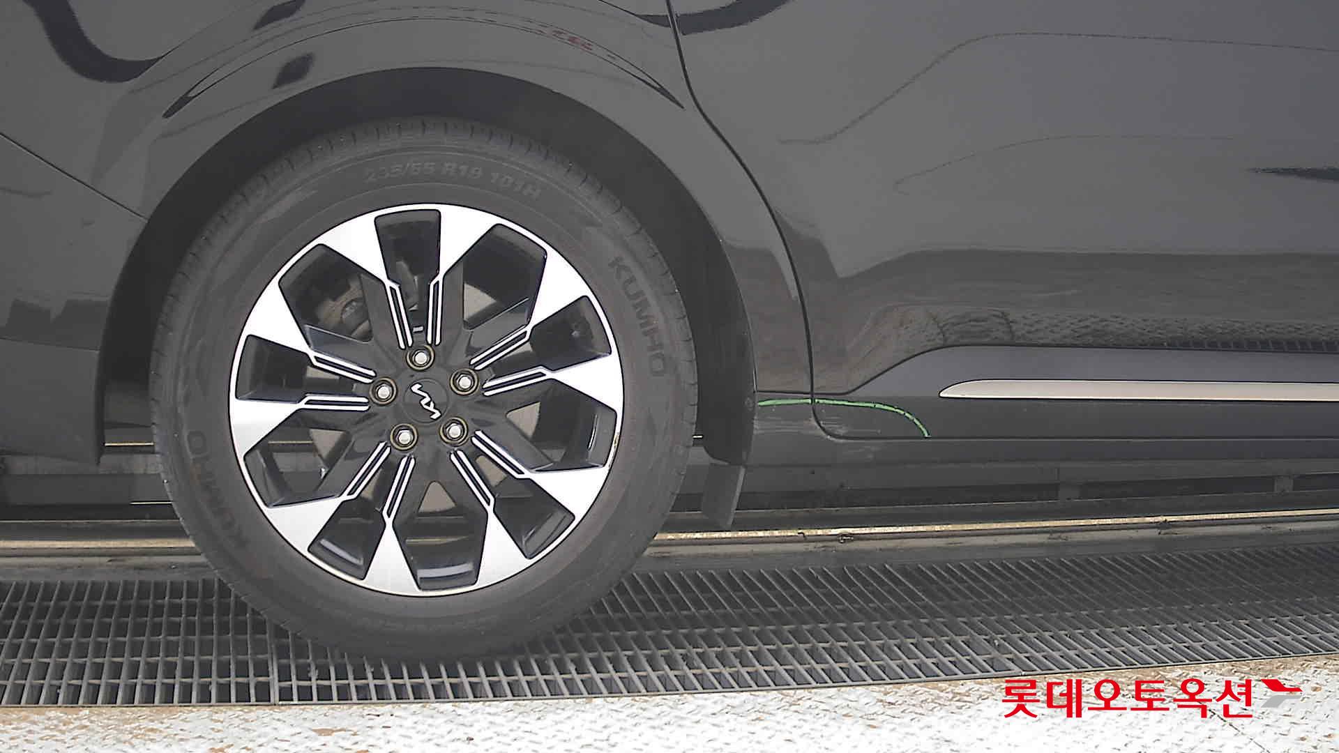 2023 - kia carnival