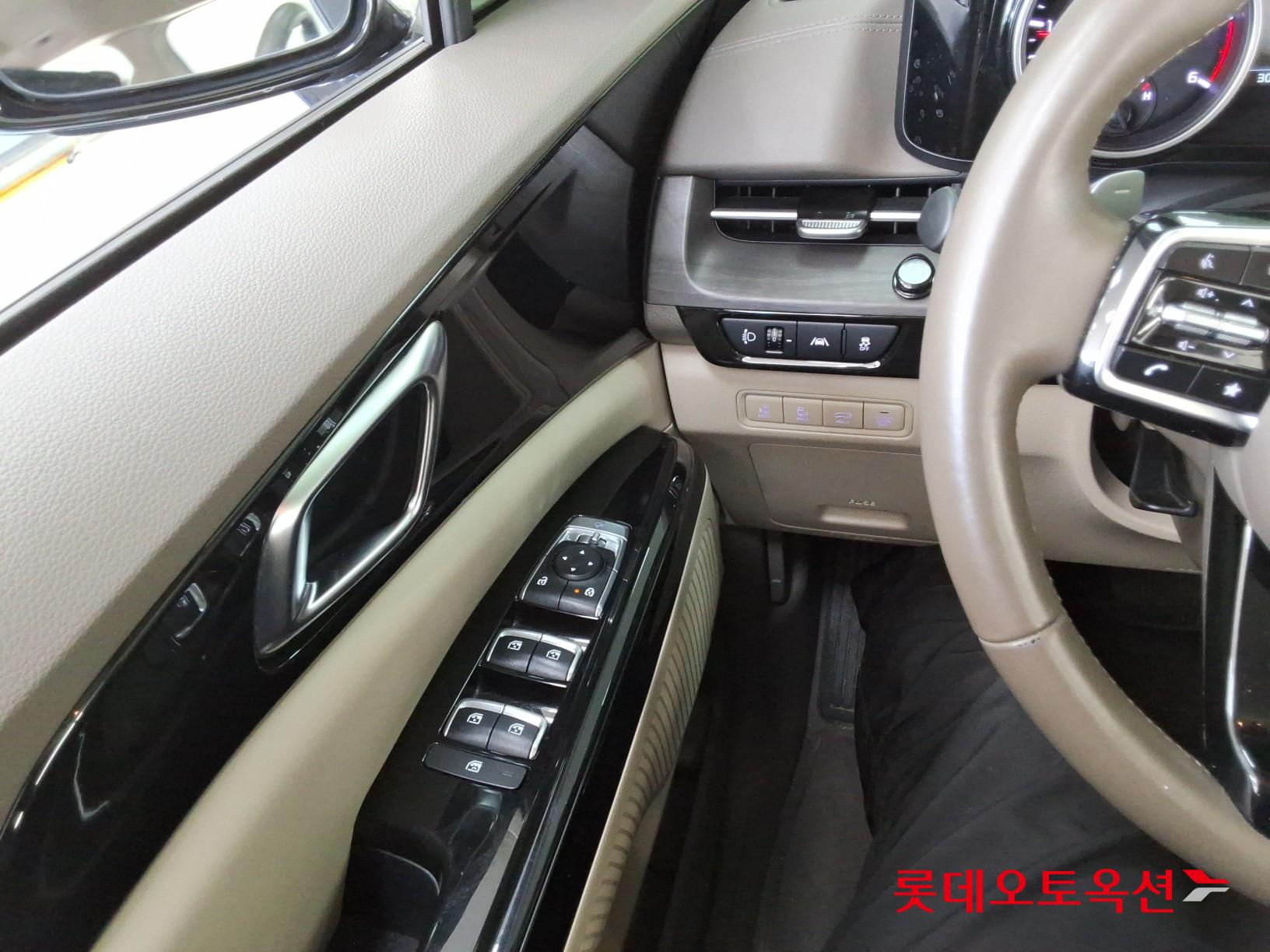 2023 - kia carnival