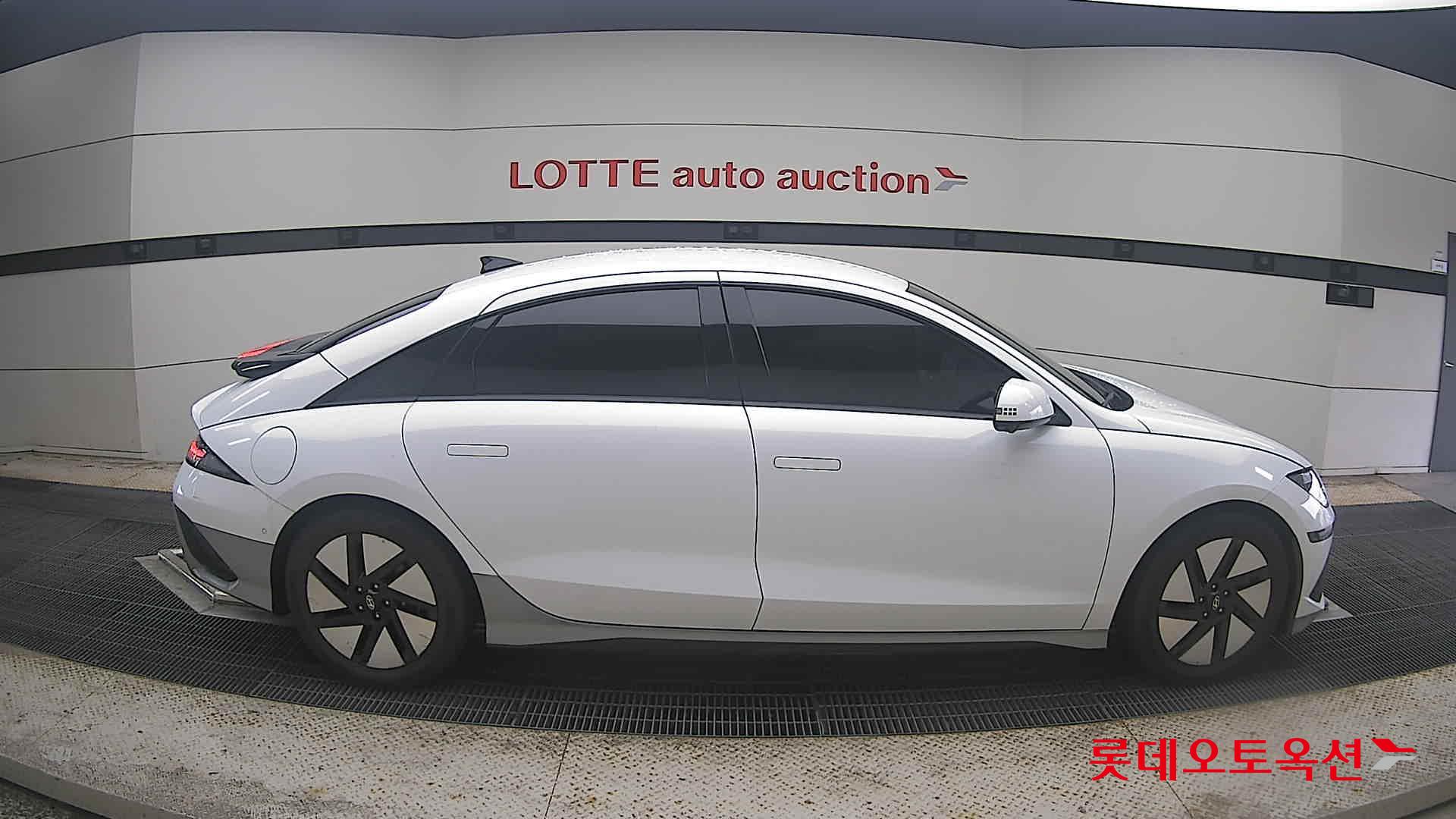 2023 - hyundai ioniq