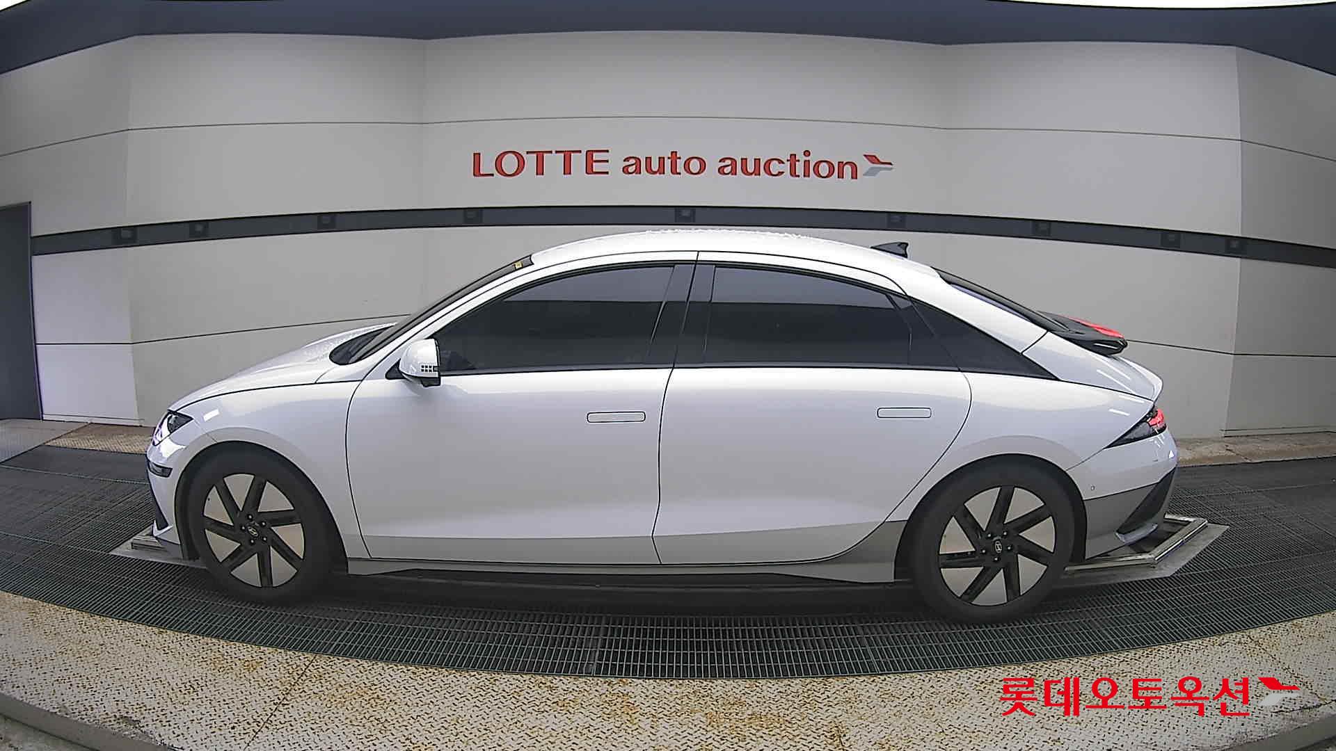 2023 - hyundai ioniq