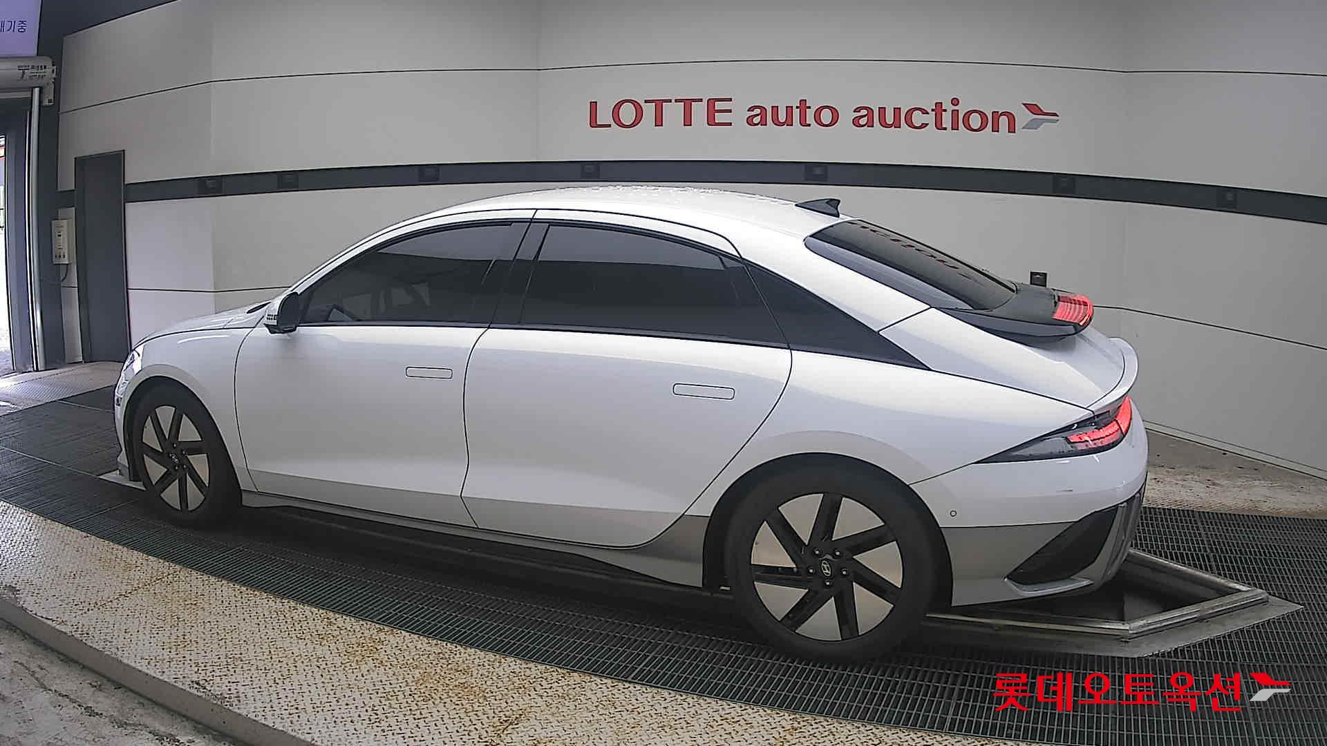 2023 - hyundai ioniq