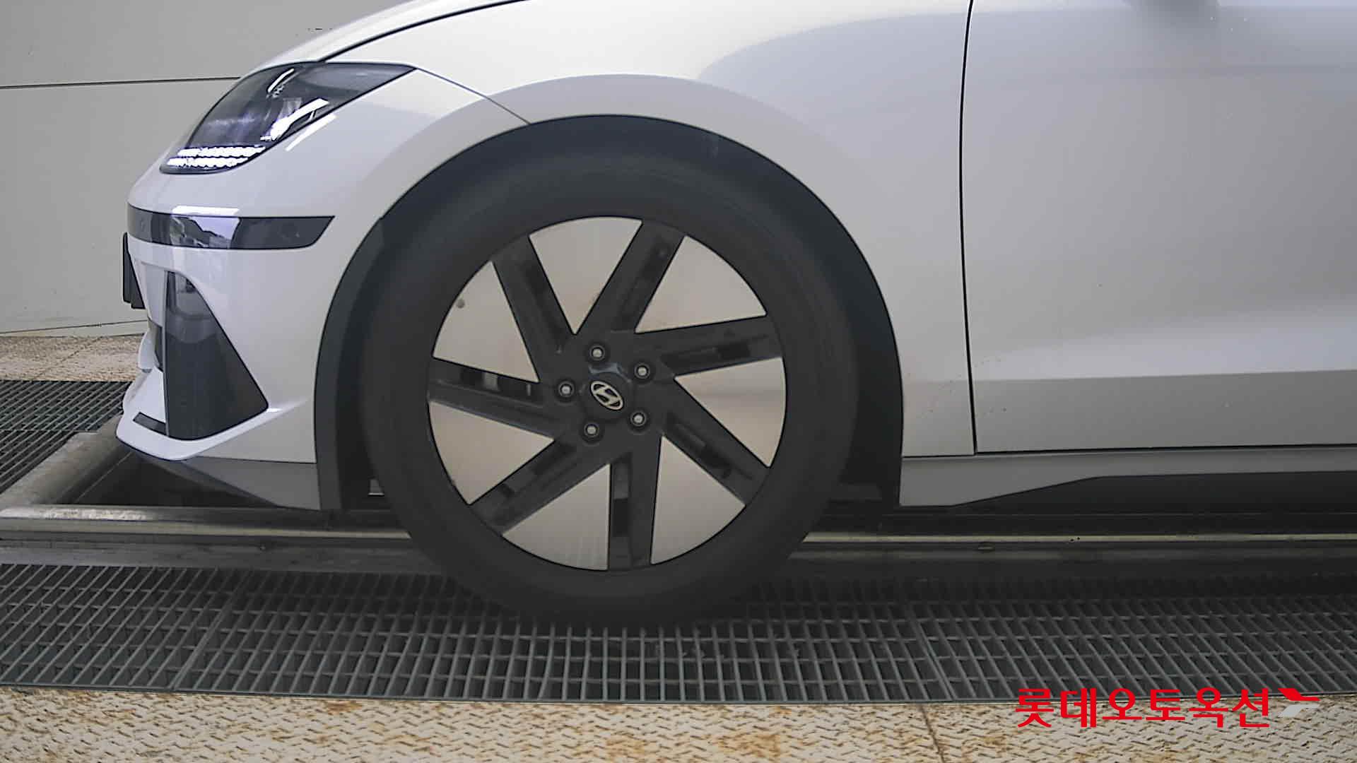 2023 - hyundai ioniq